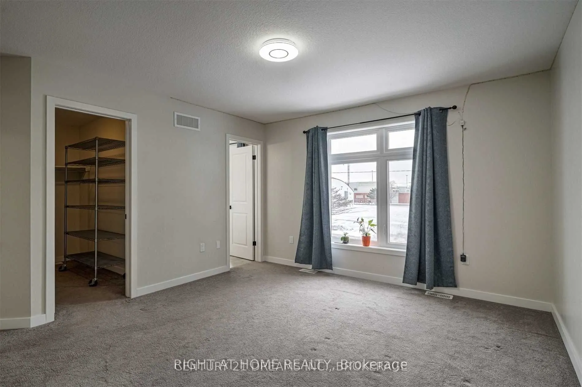 44 Franklin Street S