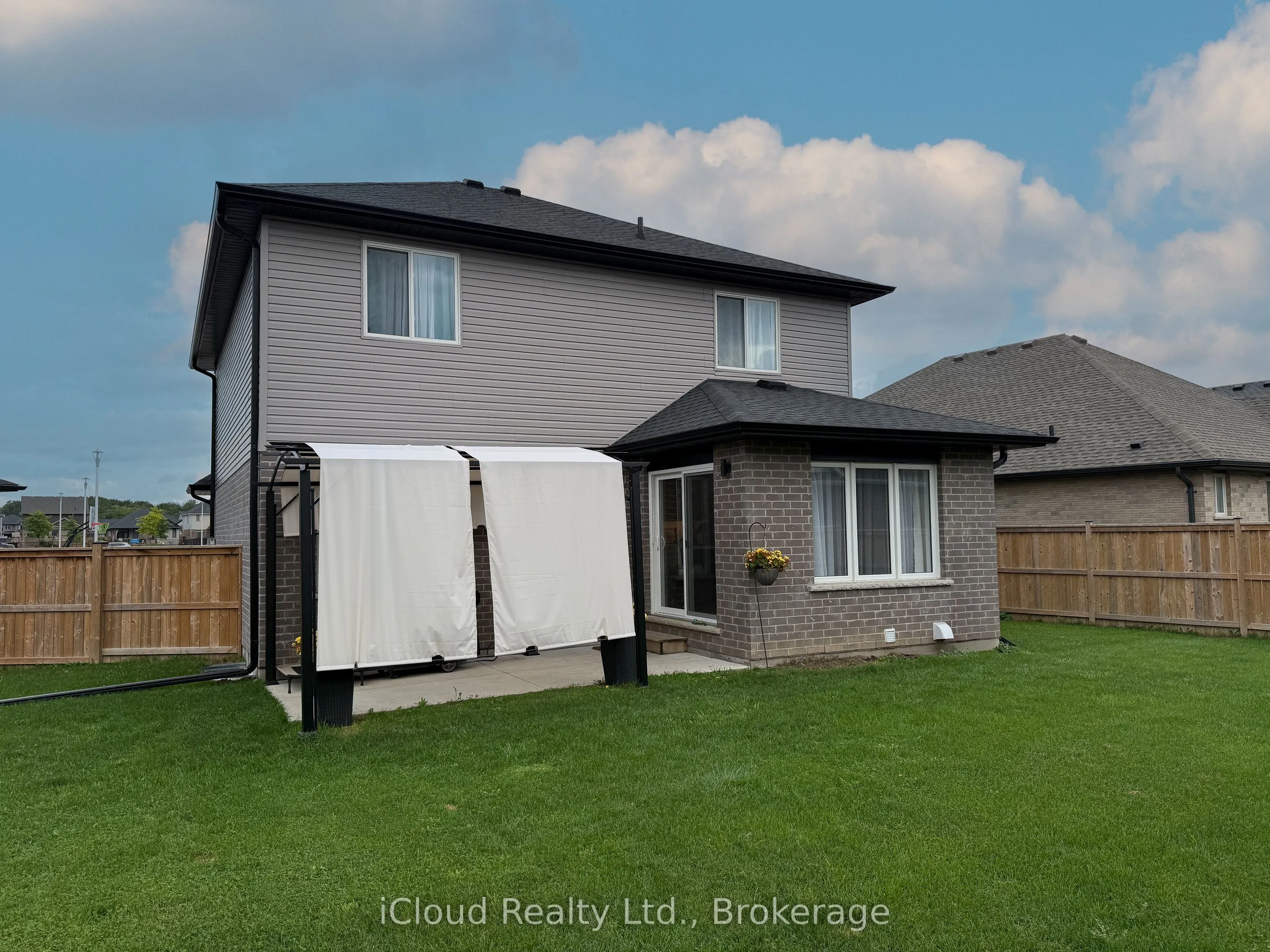 15 Curren Crescent