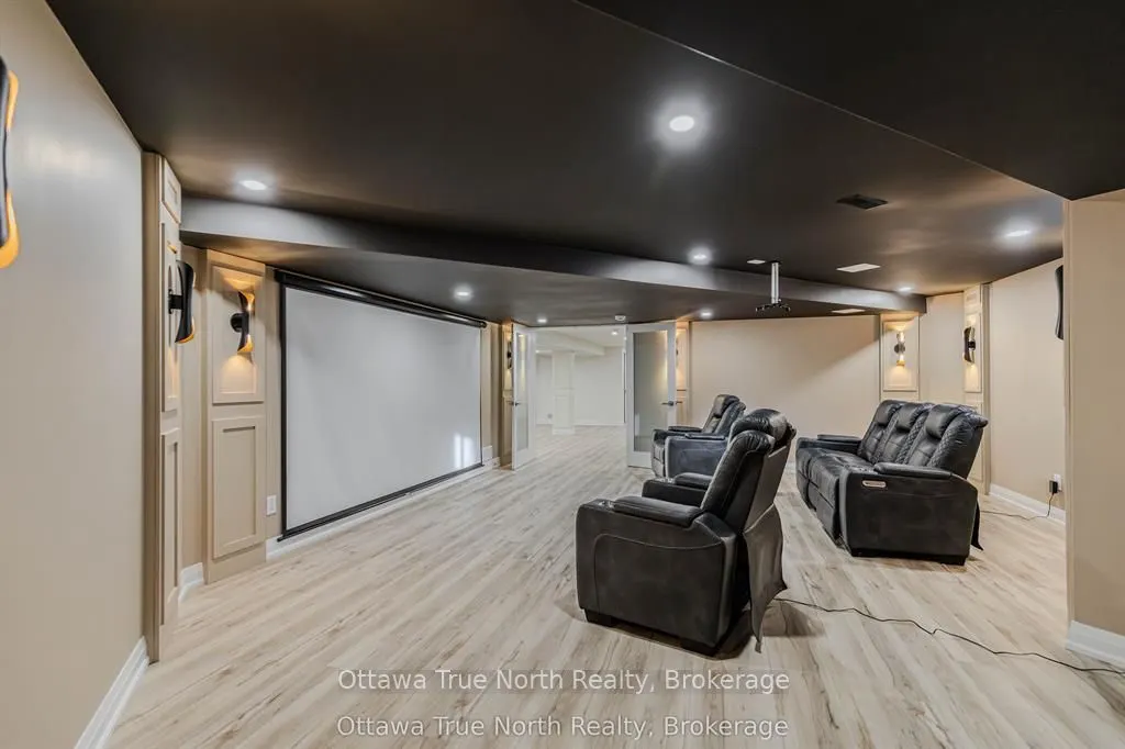 5884 Earlscourt Crescent