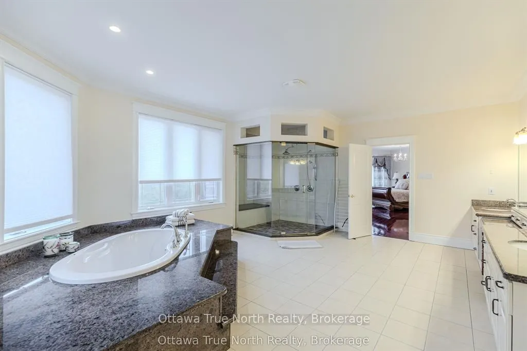 5884 Earlscourt Crescent