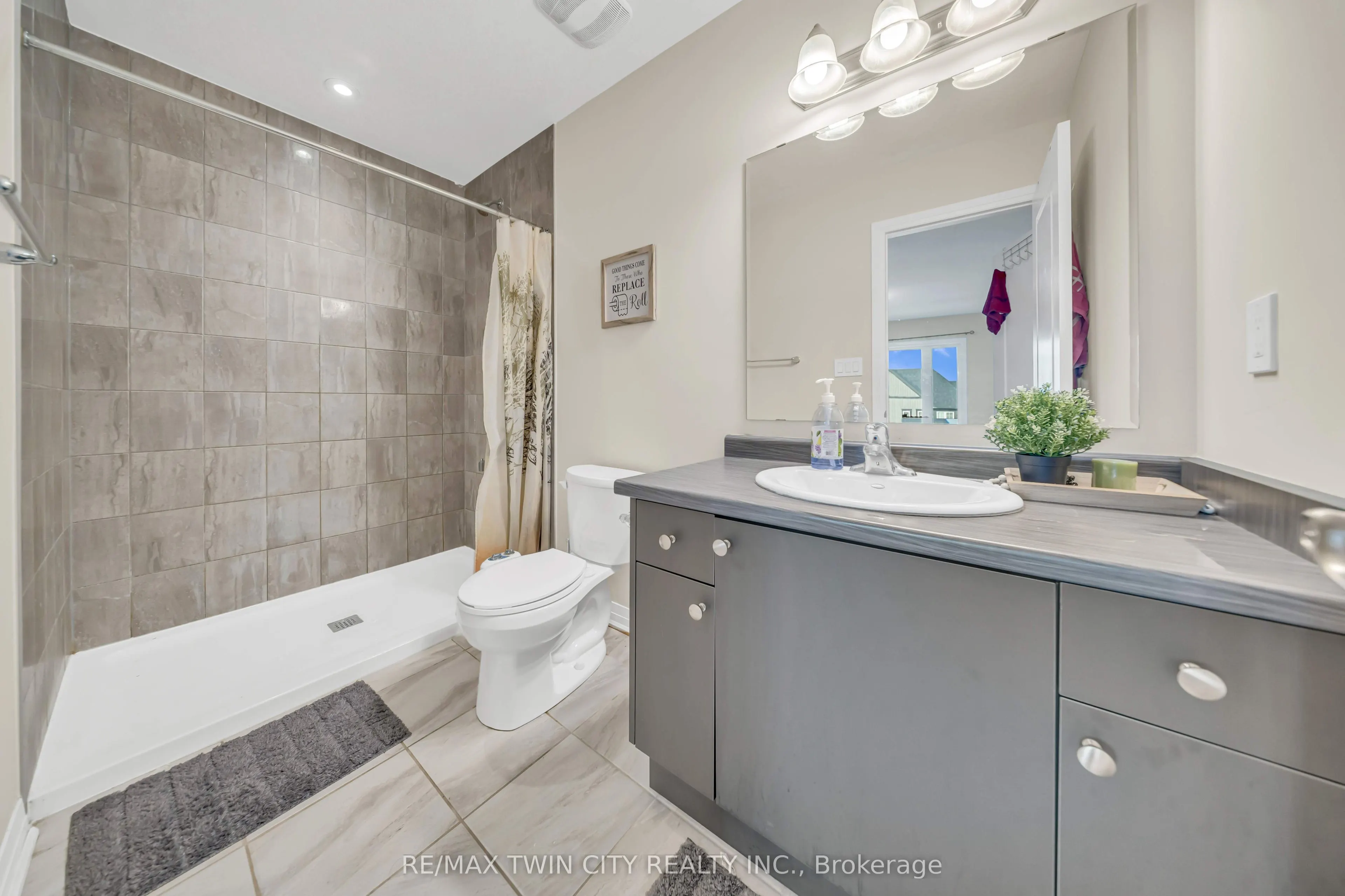23 Valencia Avenue #23