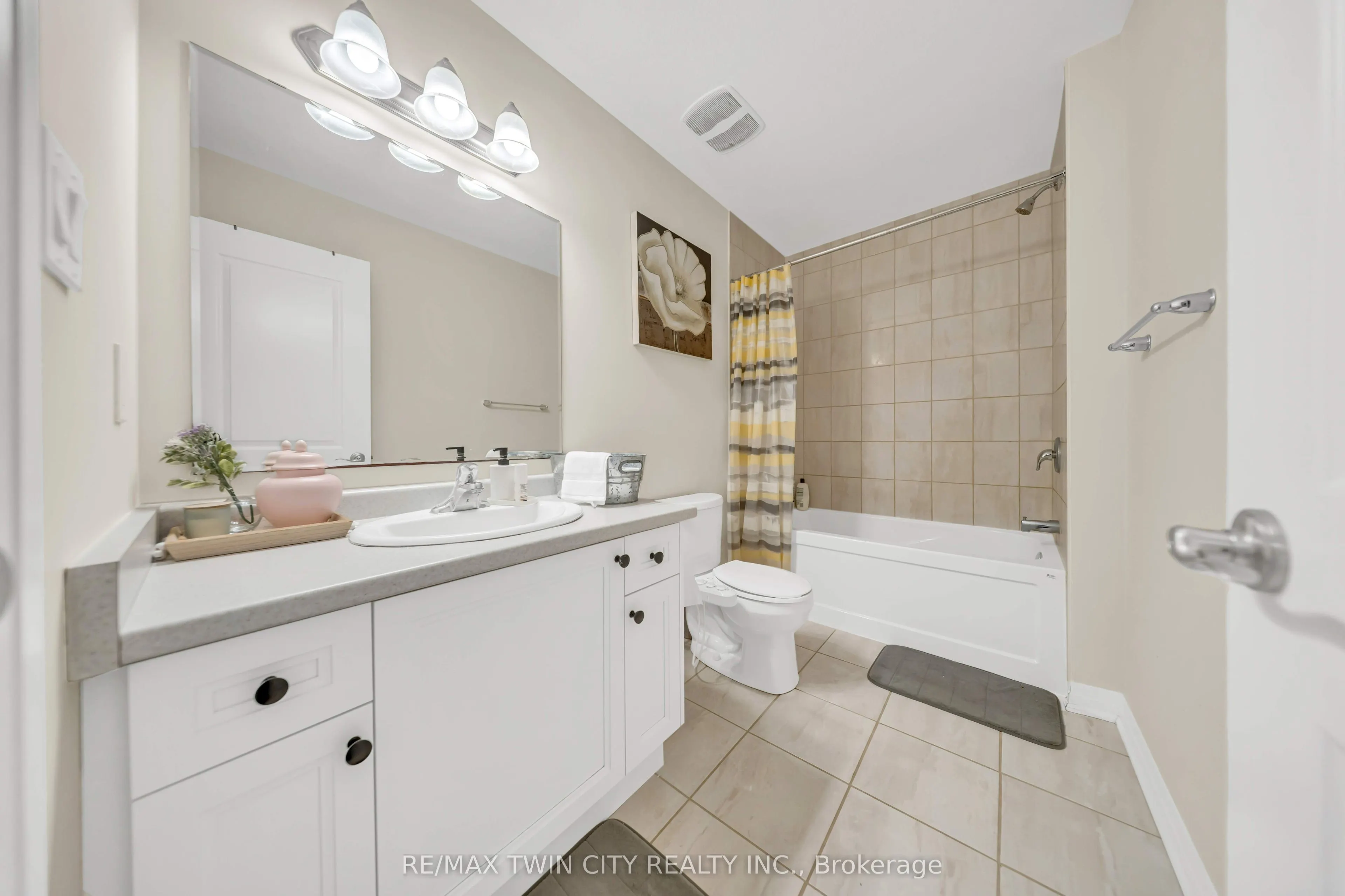 23 Valencia Avenue #23