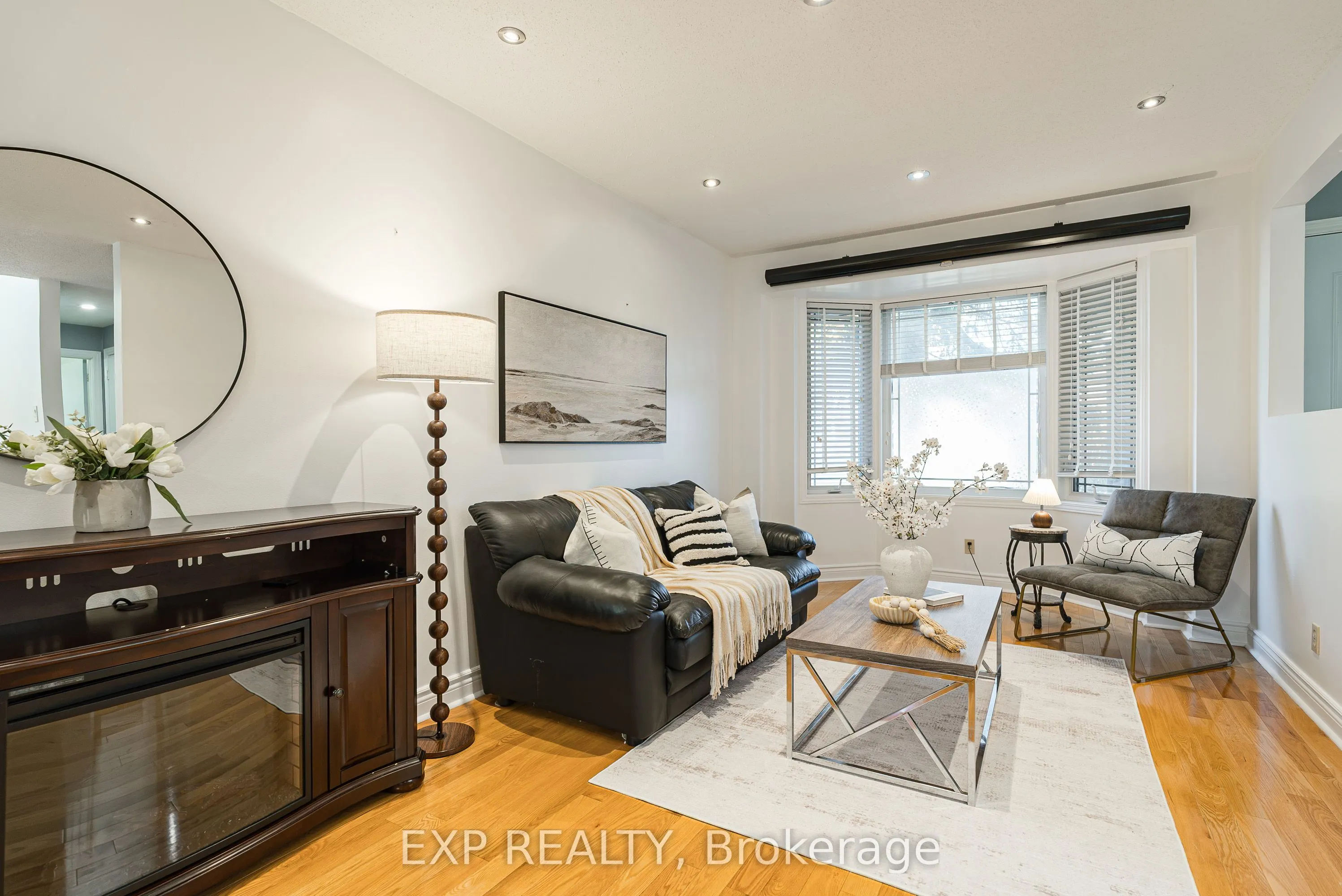 1237 Cedarcroft Crescent