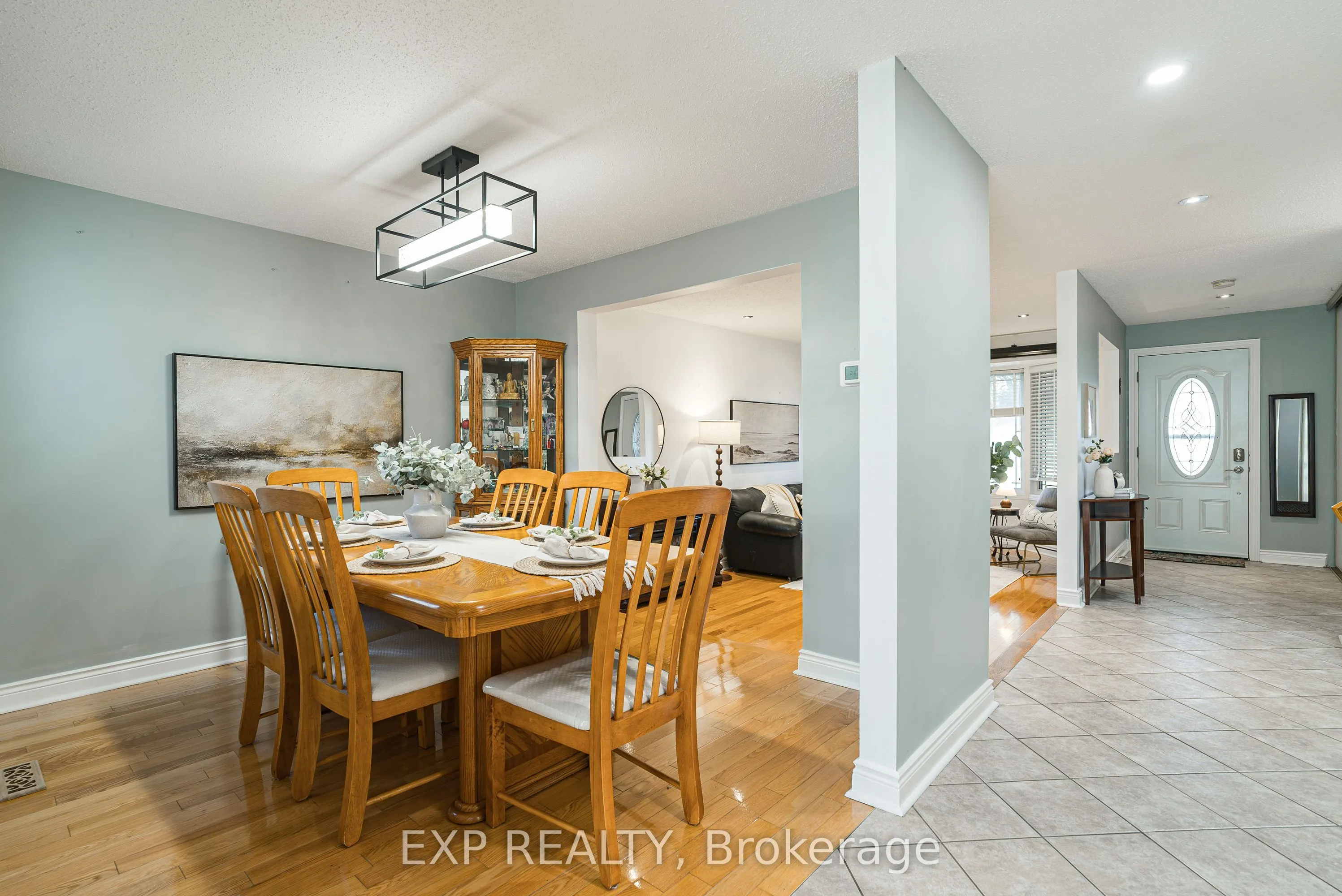 1237 Cedarcroft Crescent