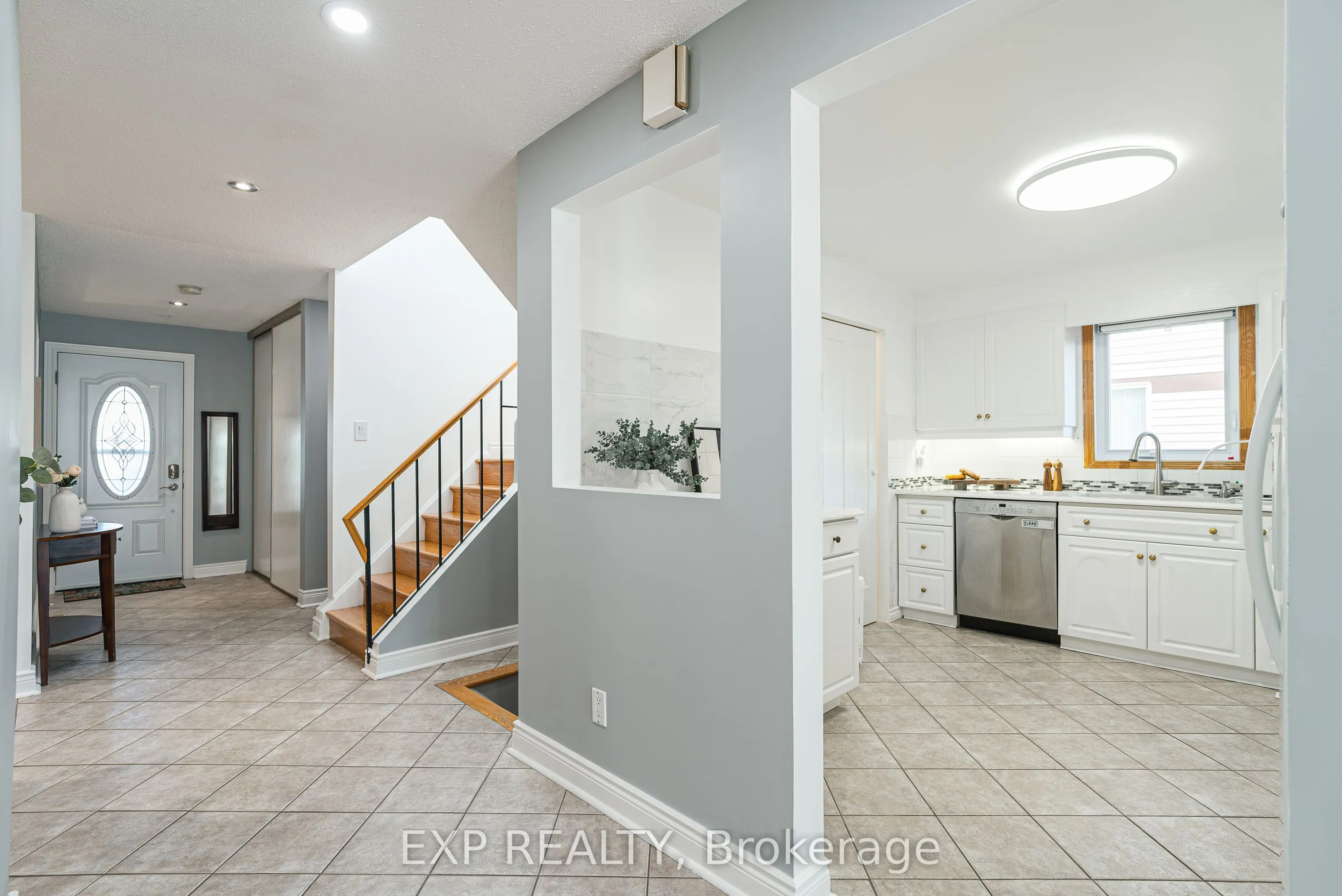 1237 Cedarcroft Crescent
