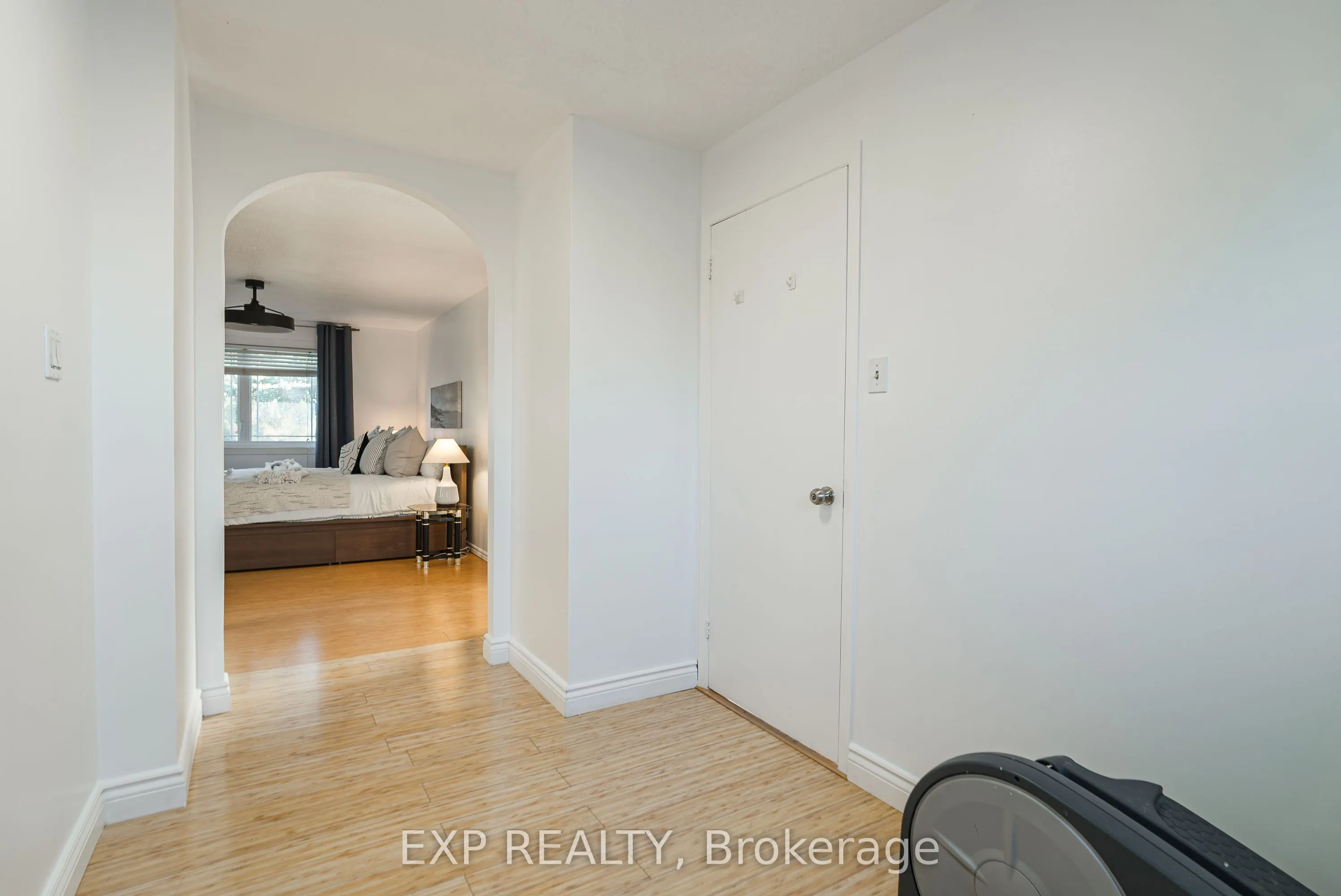 1237 Cedarcroft Crescent