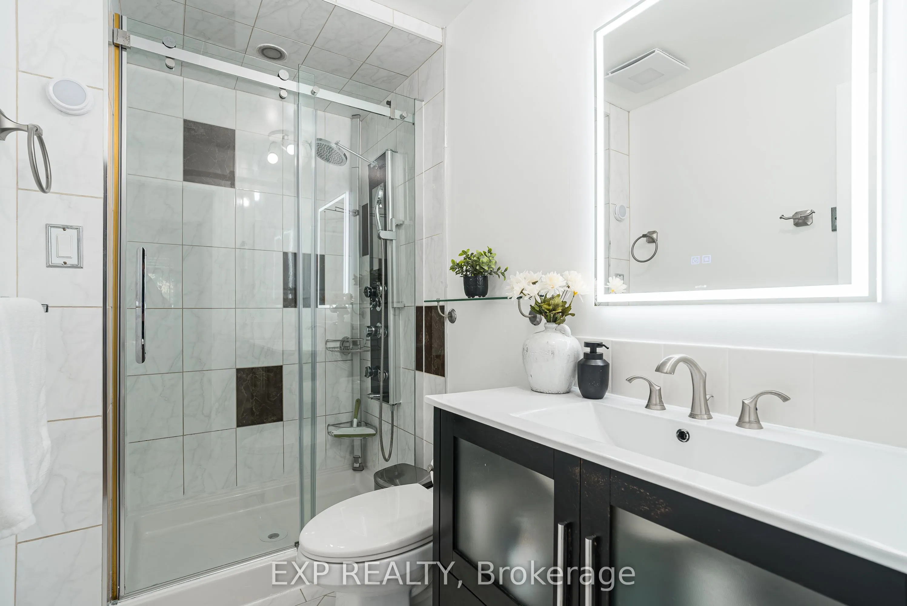 1237 Cedarcroft Crescent