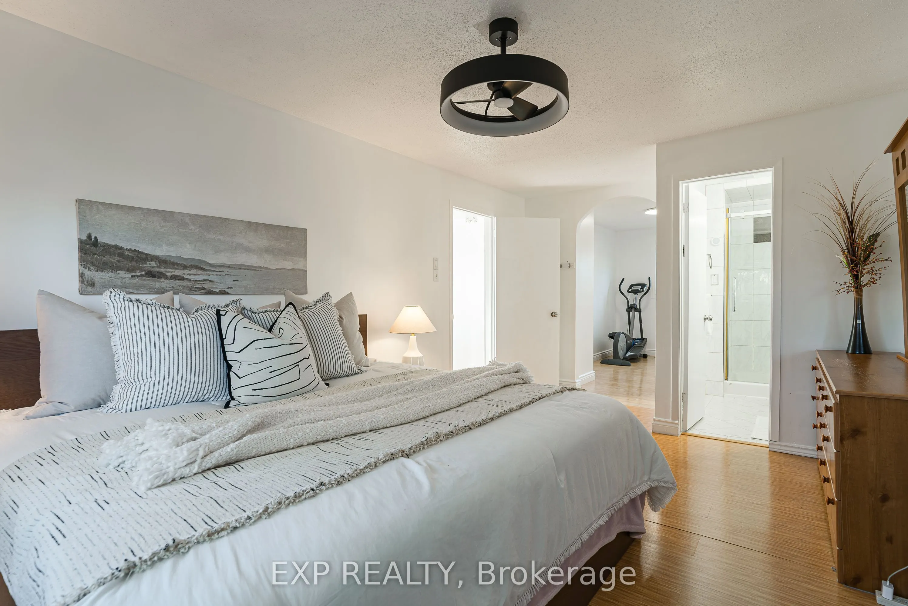 1237 Cedarcroft Crescent