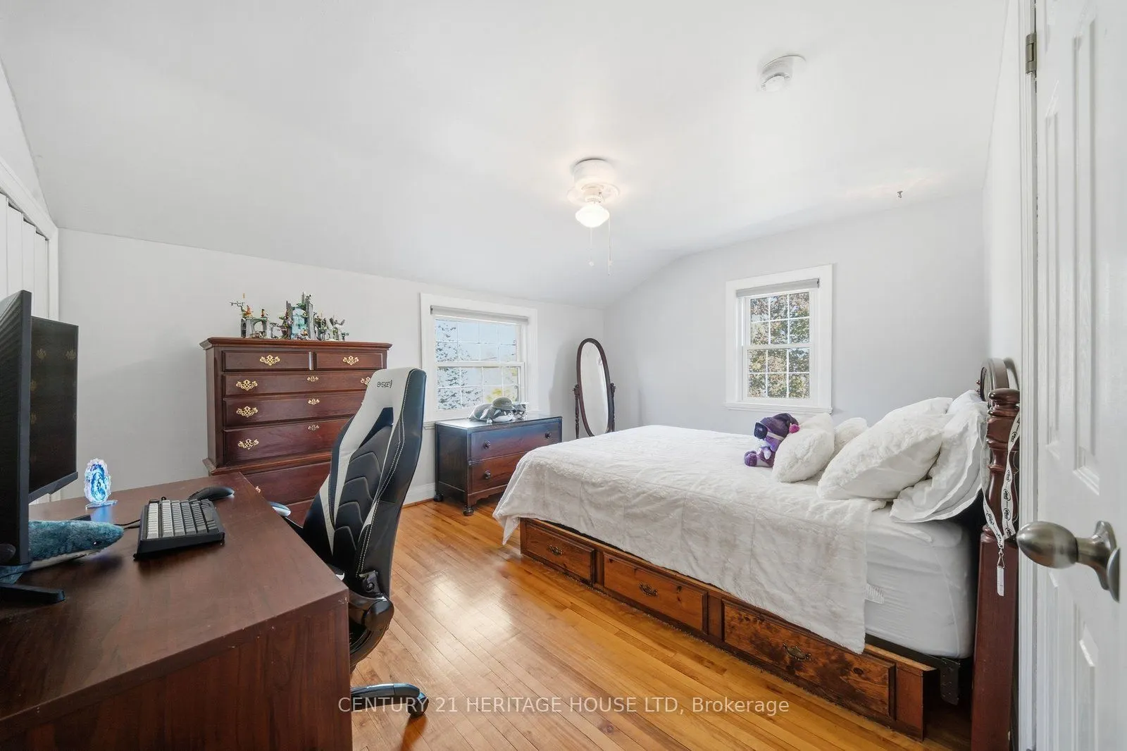 144 St George Street