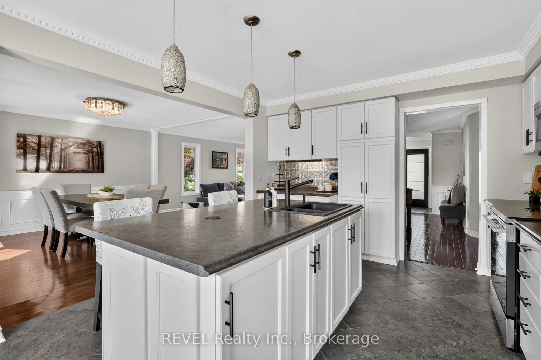 10 Meadowbrook Lane