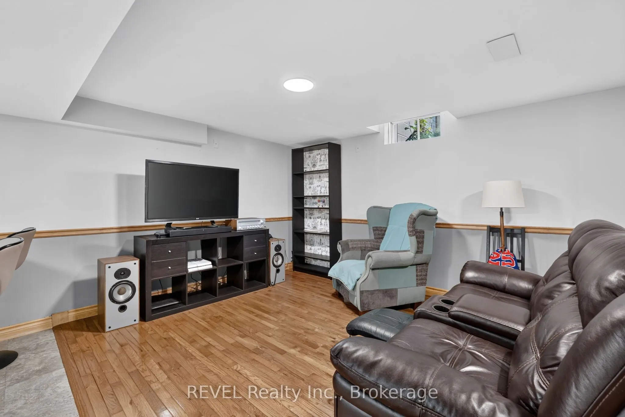 10 Meadowbrook Lane