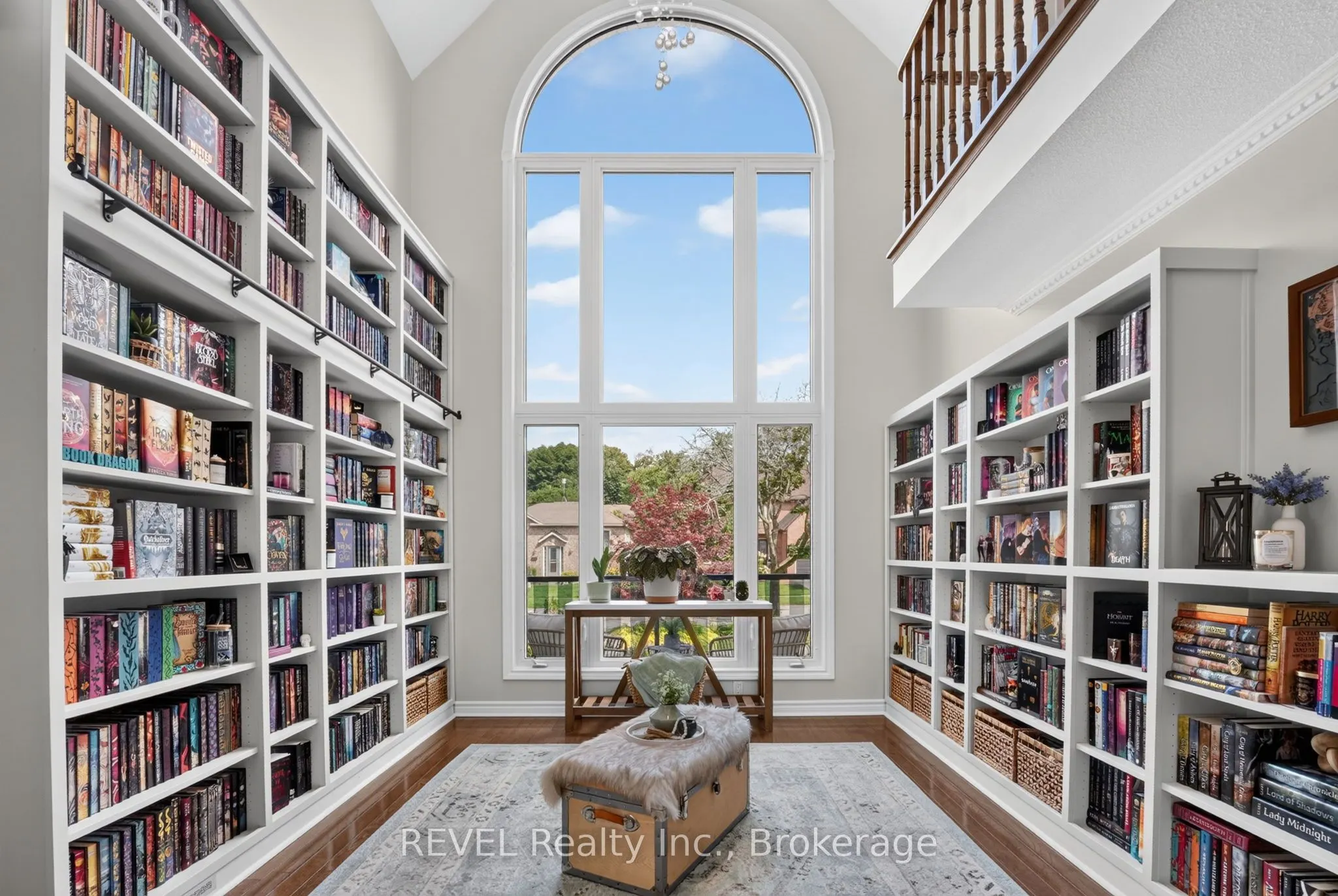 10 Meadowbrook Lane