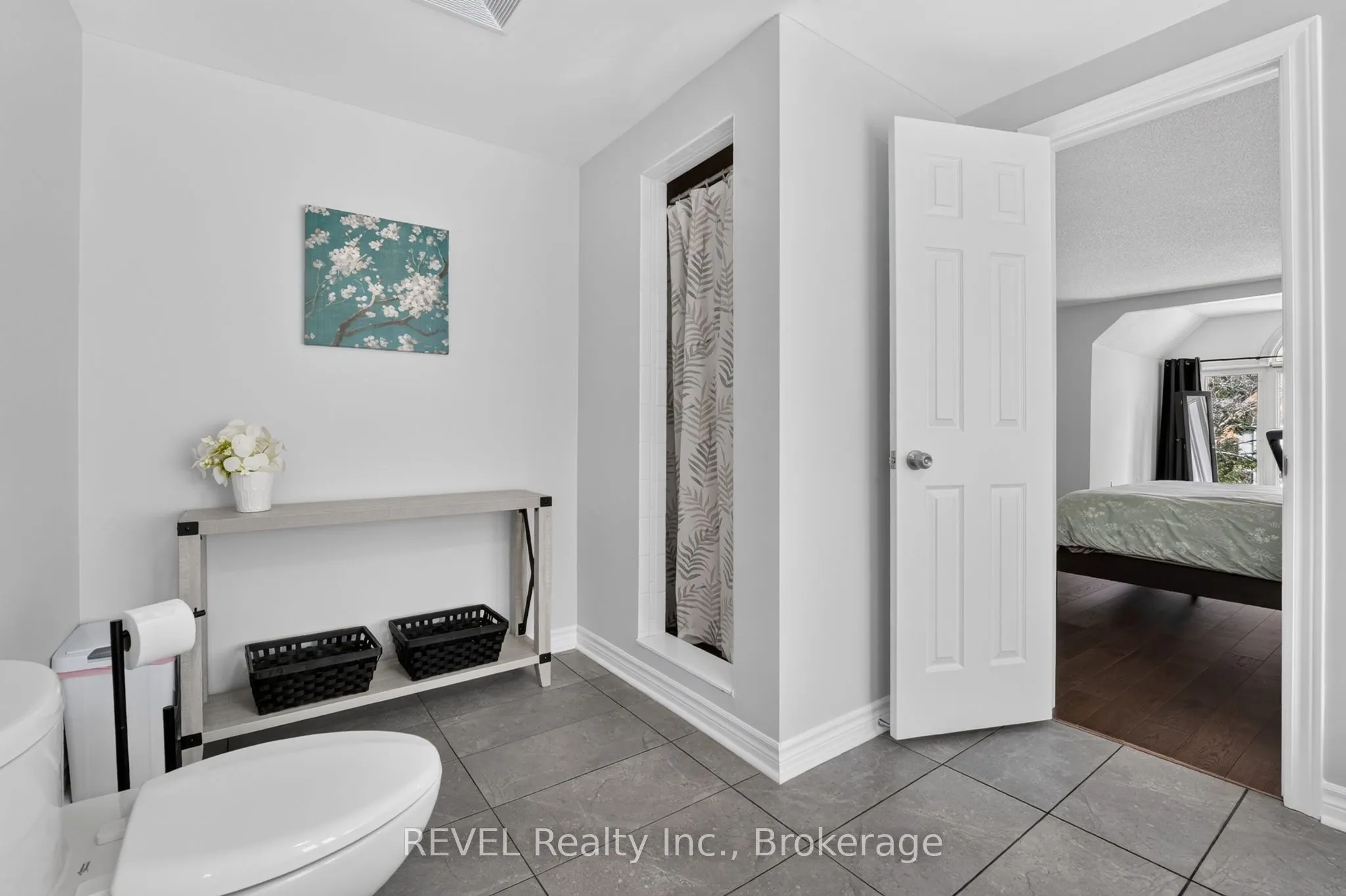 10 Meadowbrook Lane