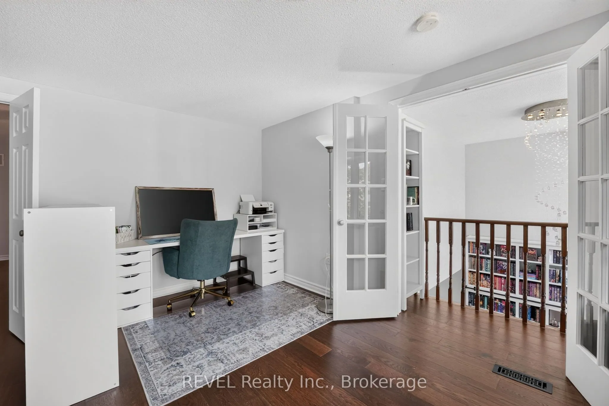 10 Meadowbrook Lane