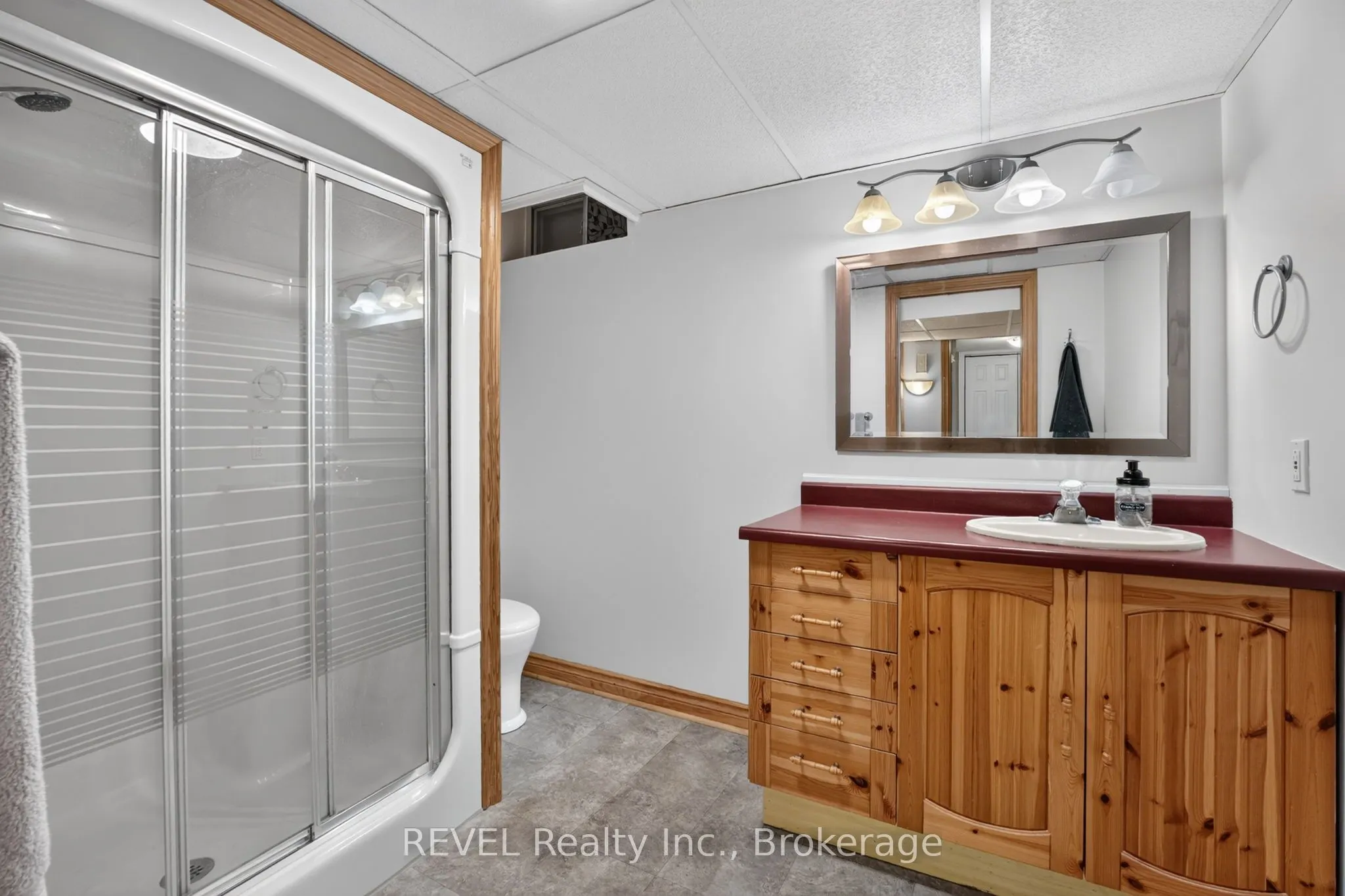 10 Meadowbrook Lane