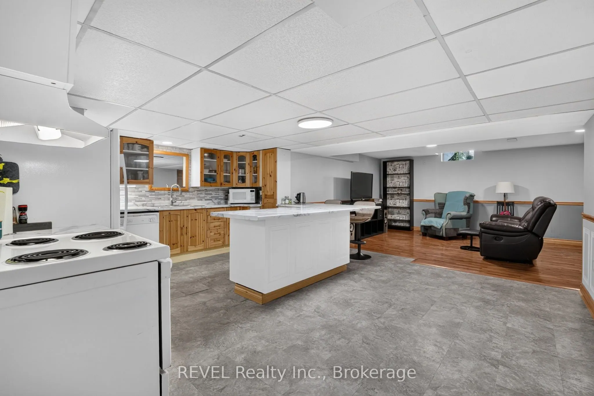 10 Meadowbrook Lane