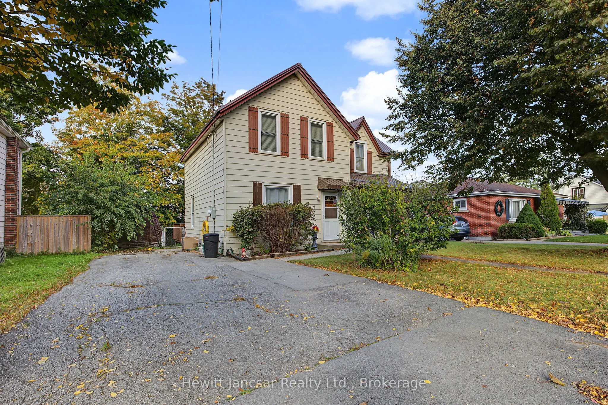 16 East Park Drive