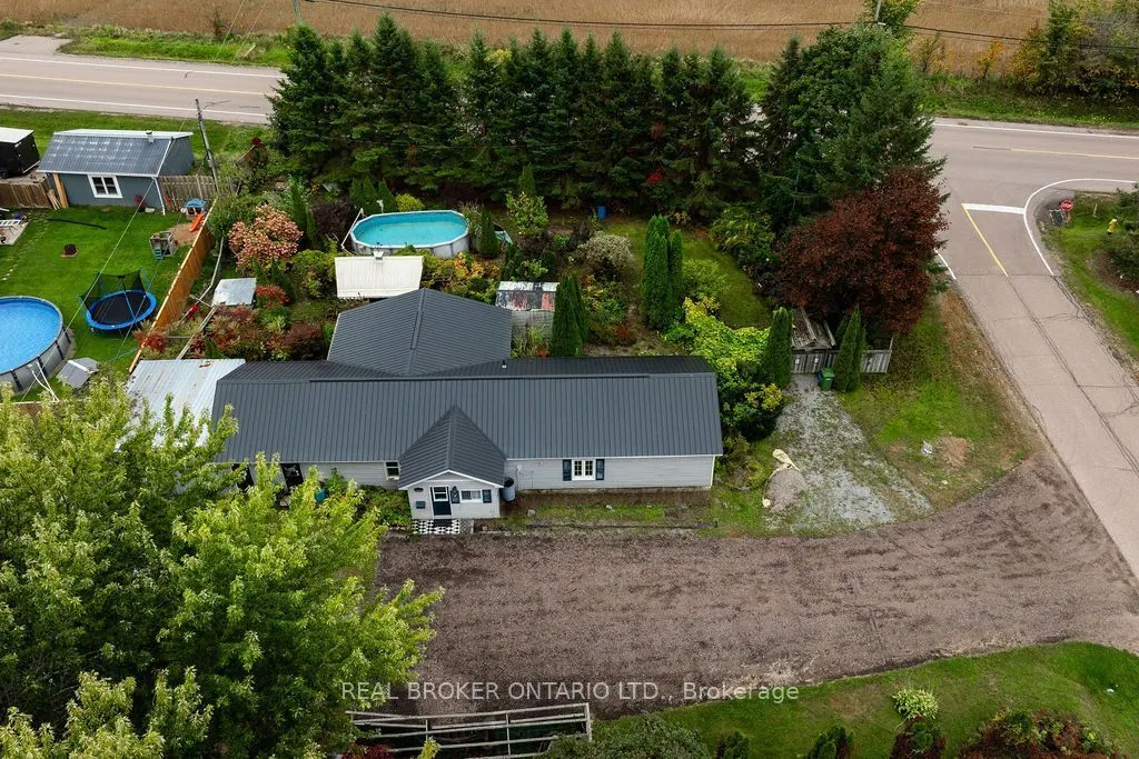 800 Pinegrove Crescent