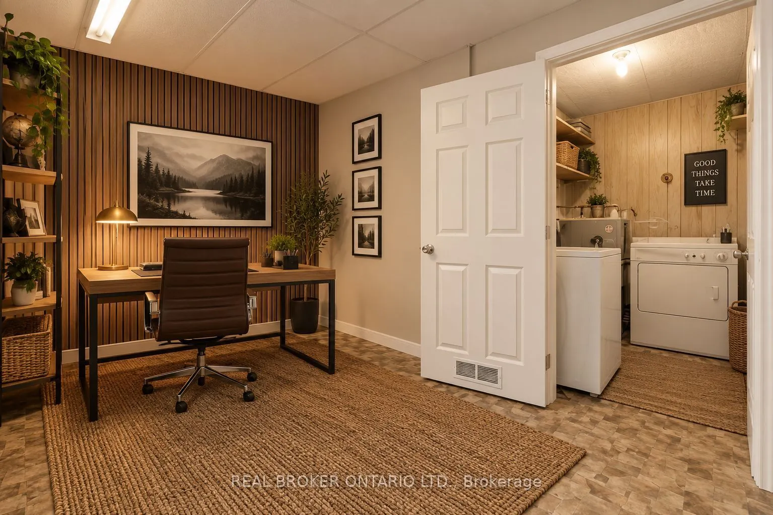 800 Pinegrove Crescent