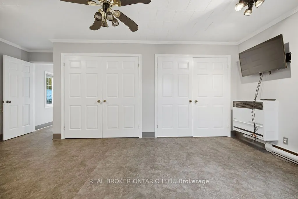 800 Pinegrove Crescent