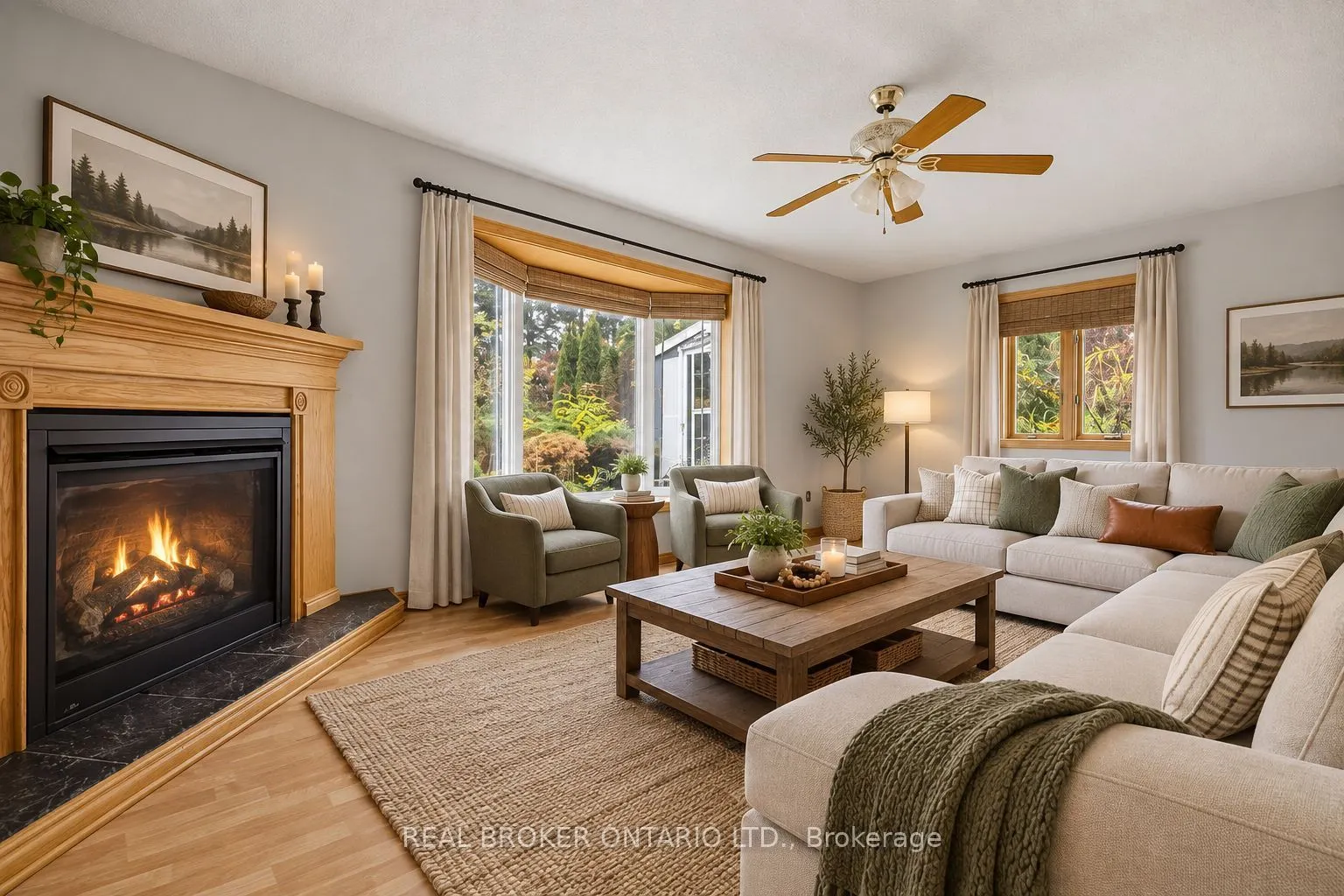 800 Pinegrove Crescent