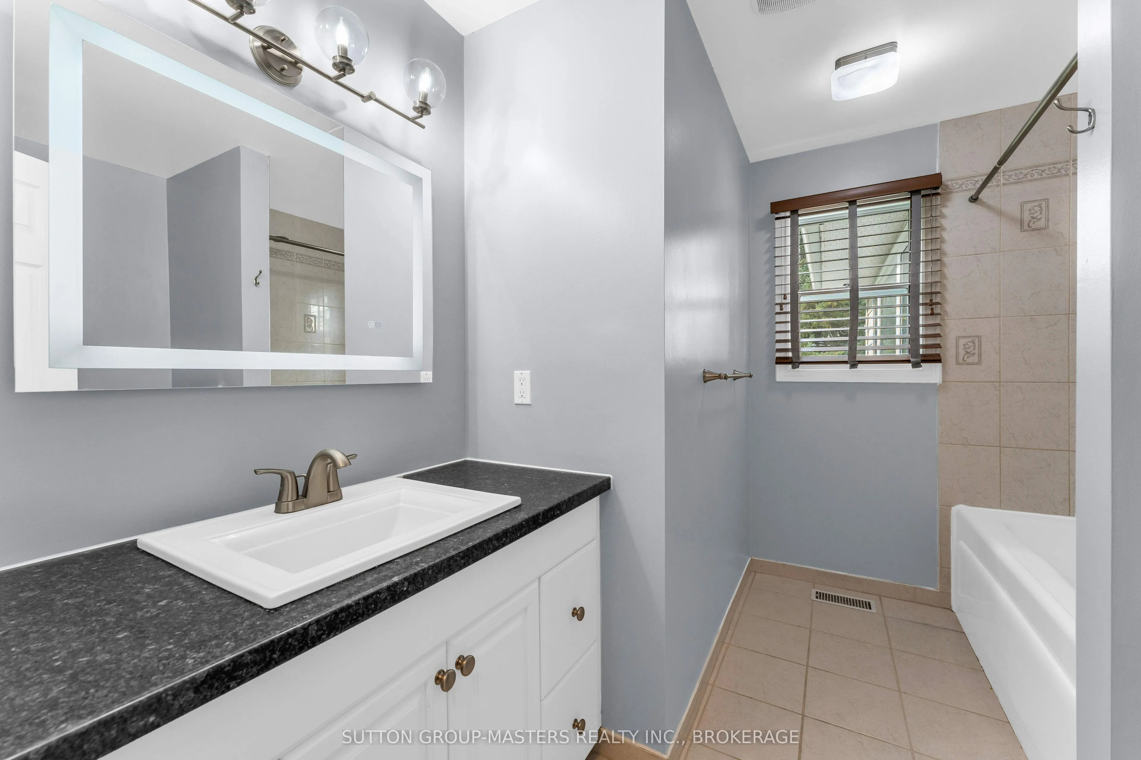 863 Pembridge Crescent
