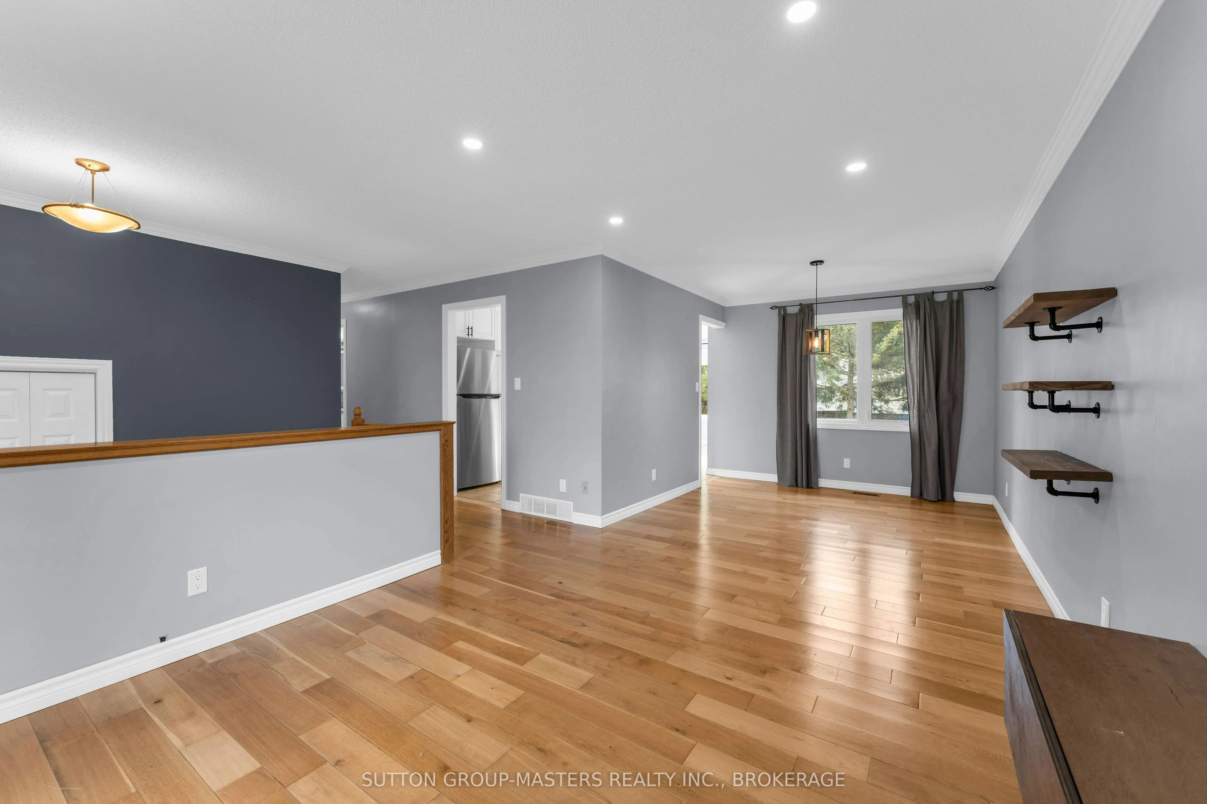 863 Pembridge Crescent