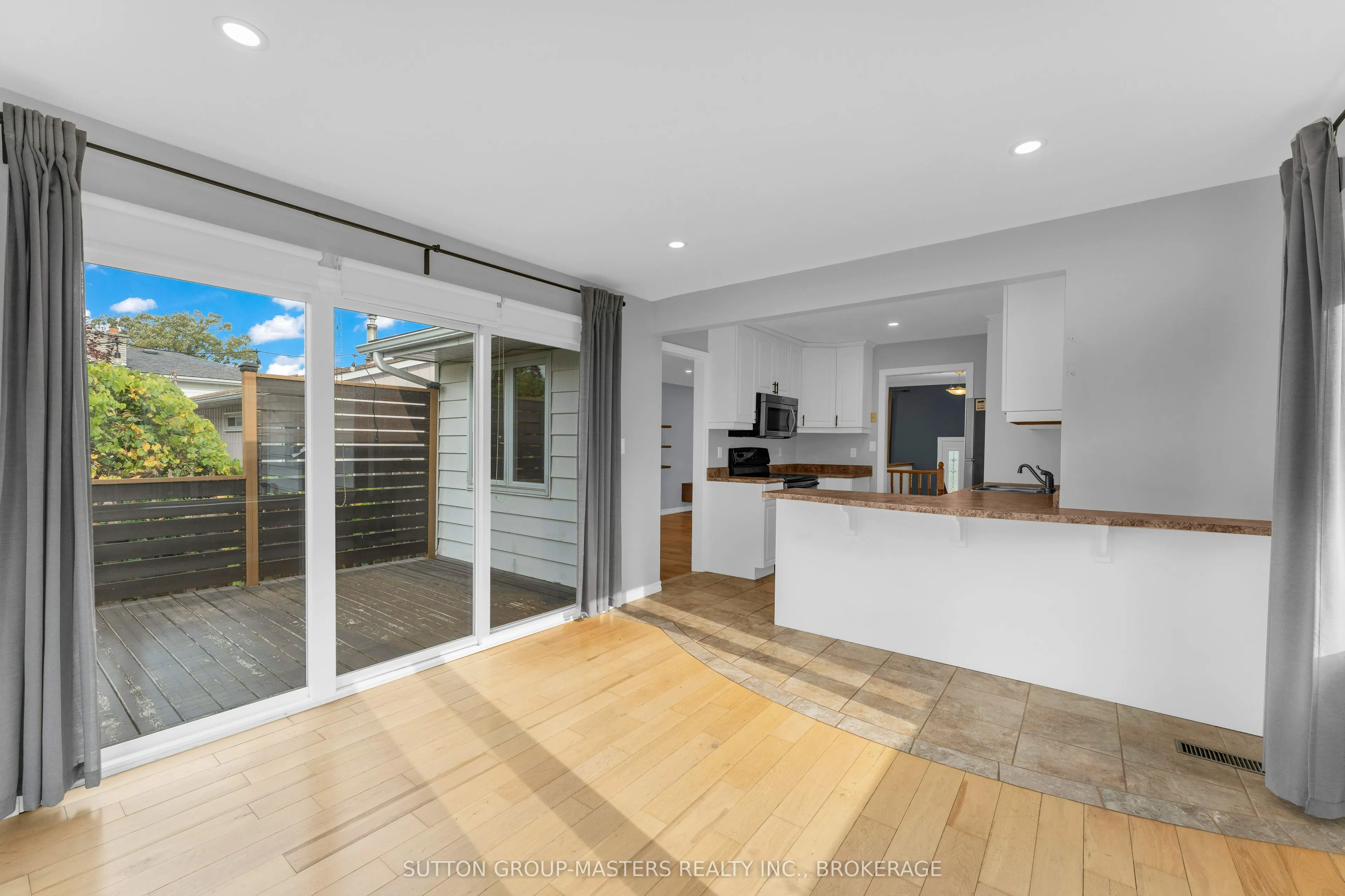 863 Pembridge Crescent