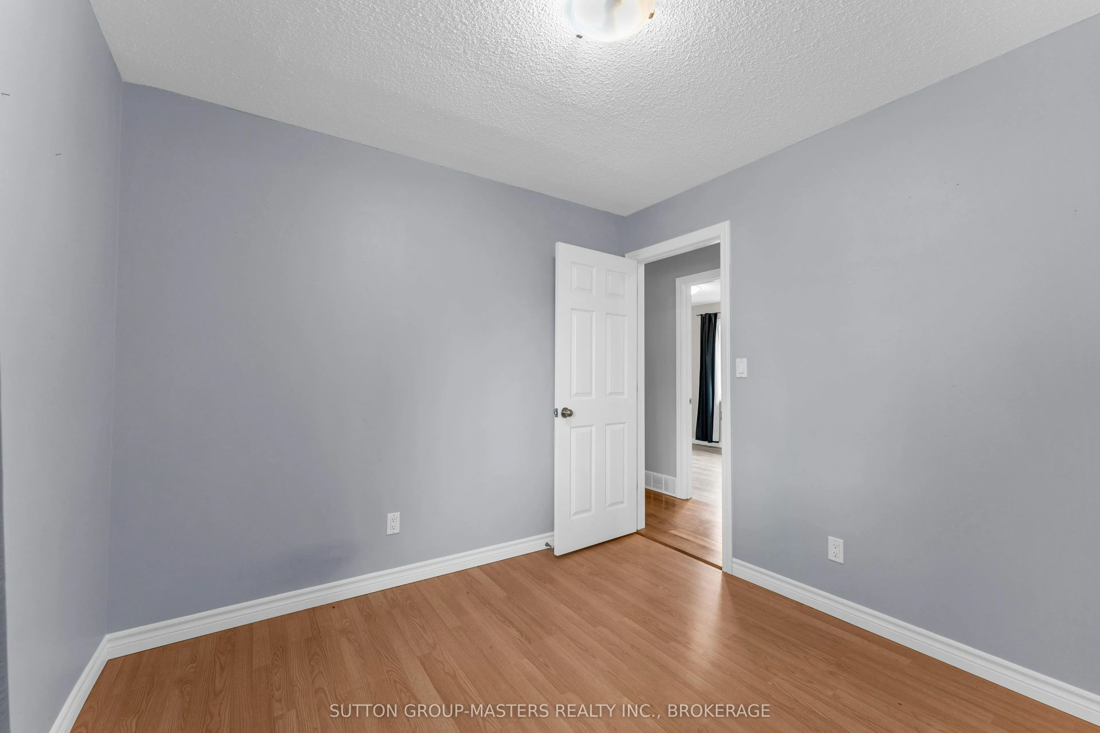 863 Pembridge Crescent