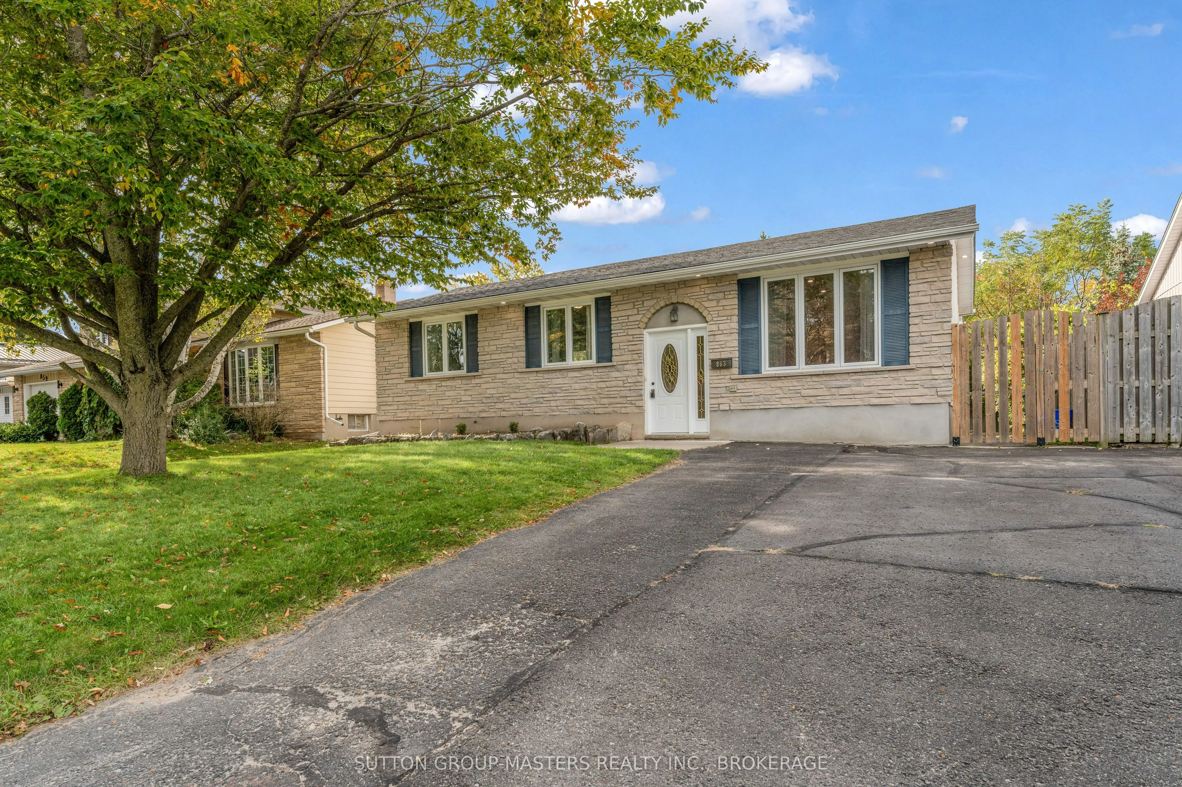 863 Pembridge Crescent