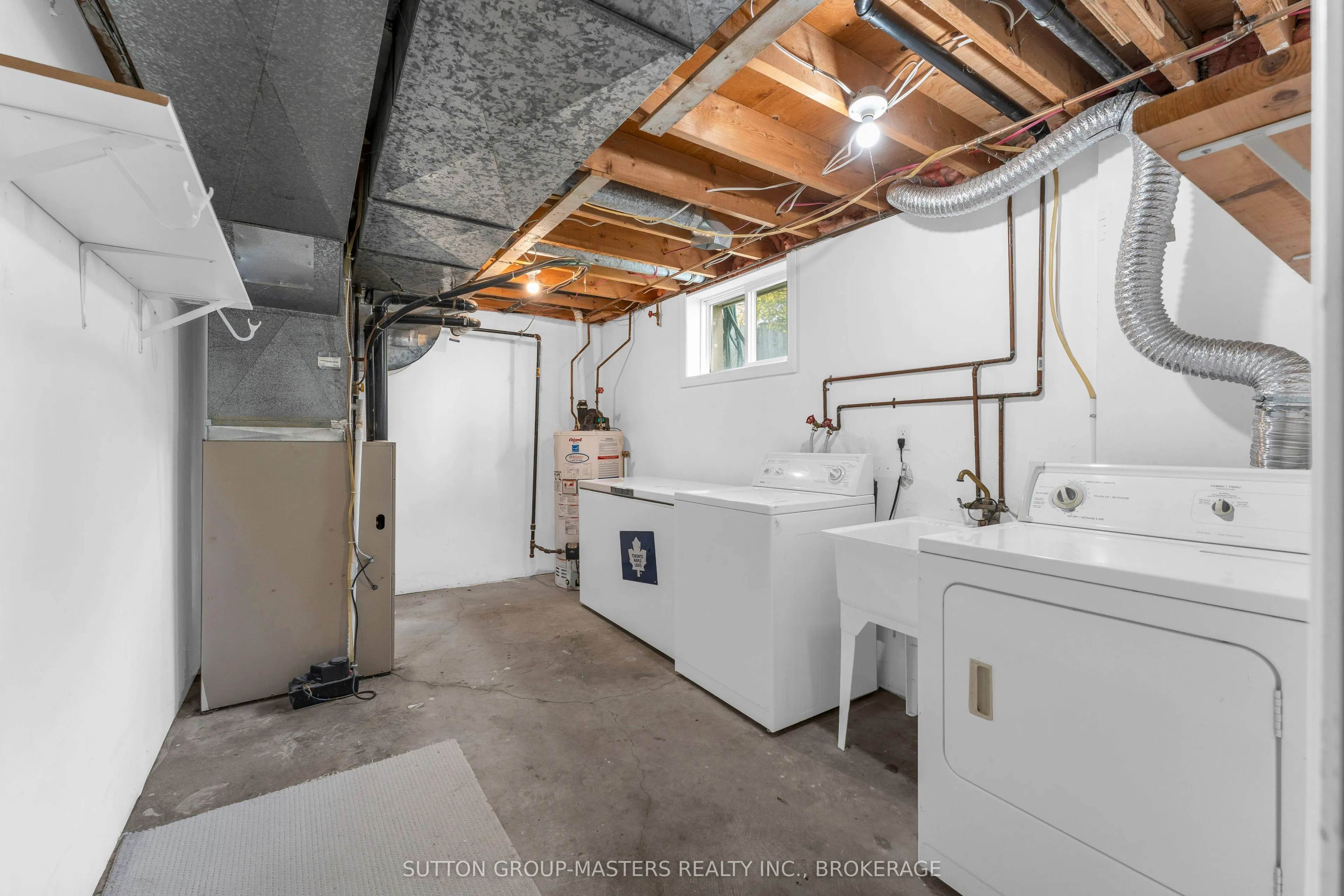 863 Pembridge Crescent