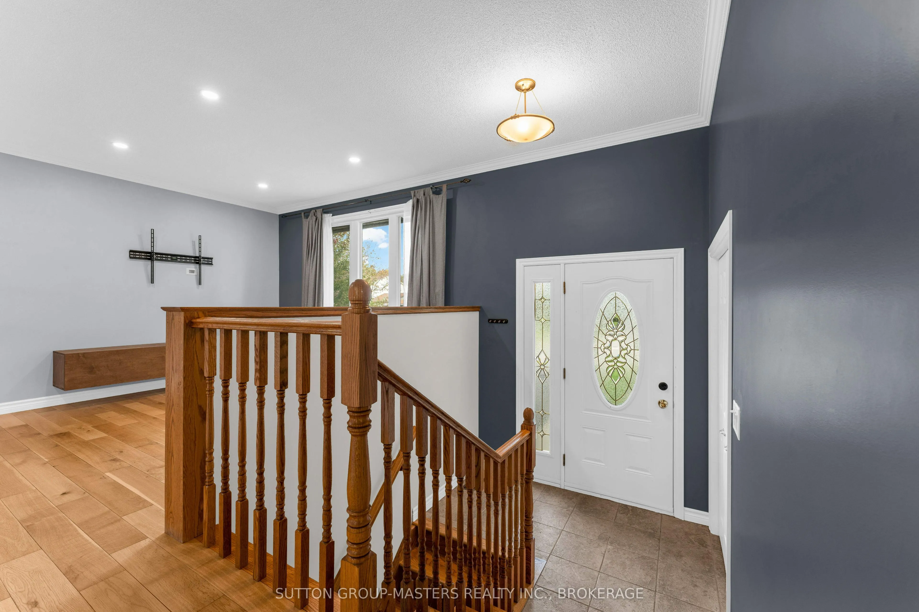 863 Pembridge Crescent