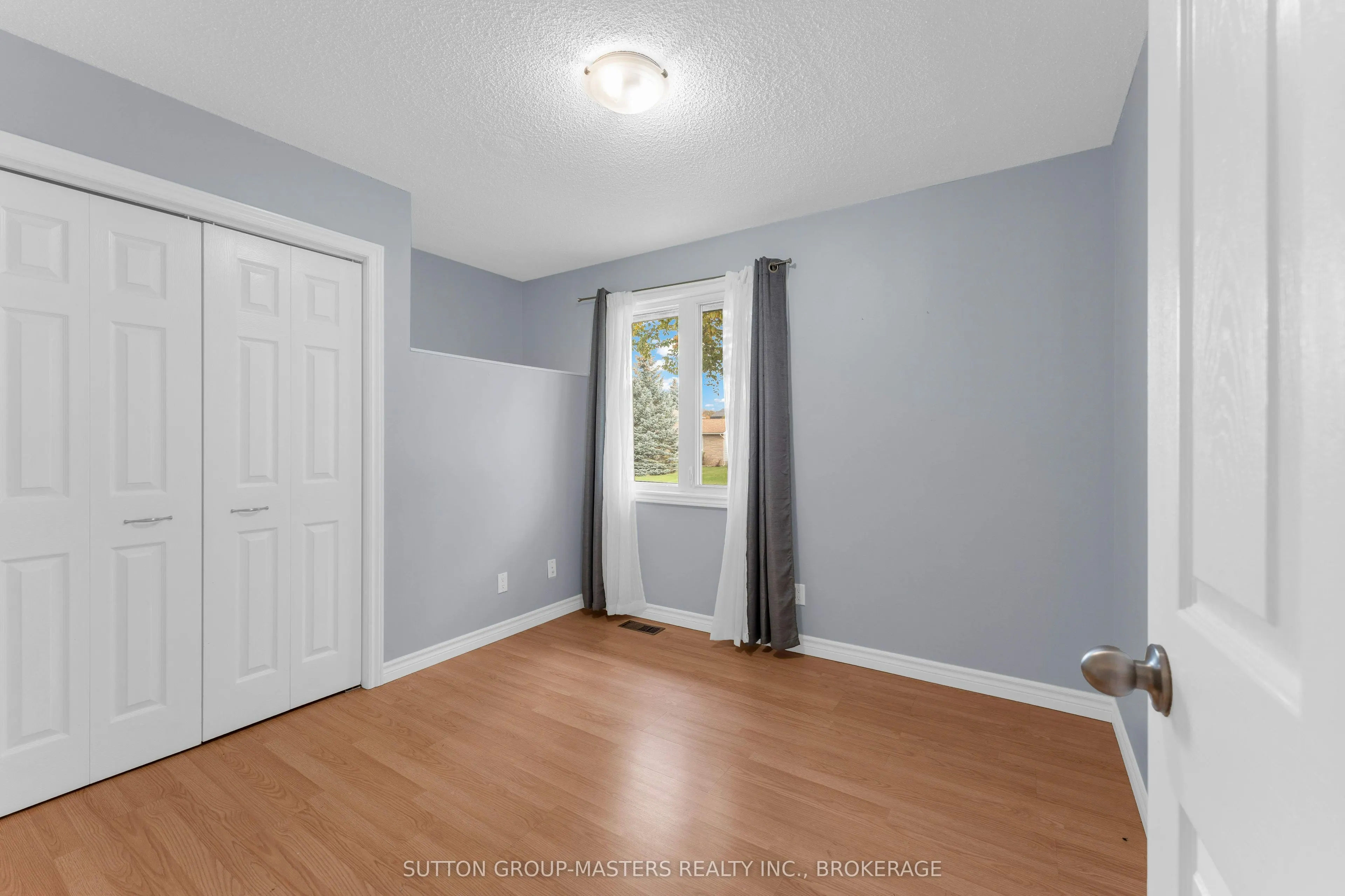 863 Pembridge Crescent