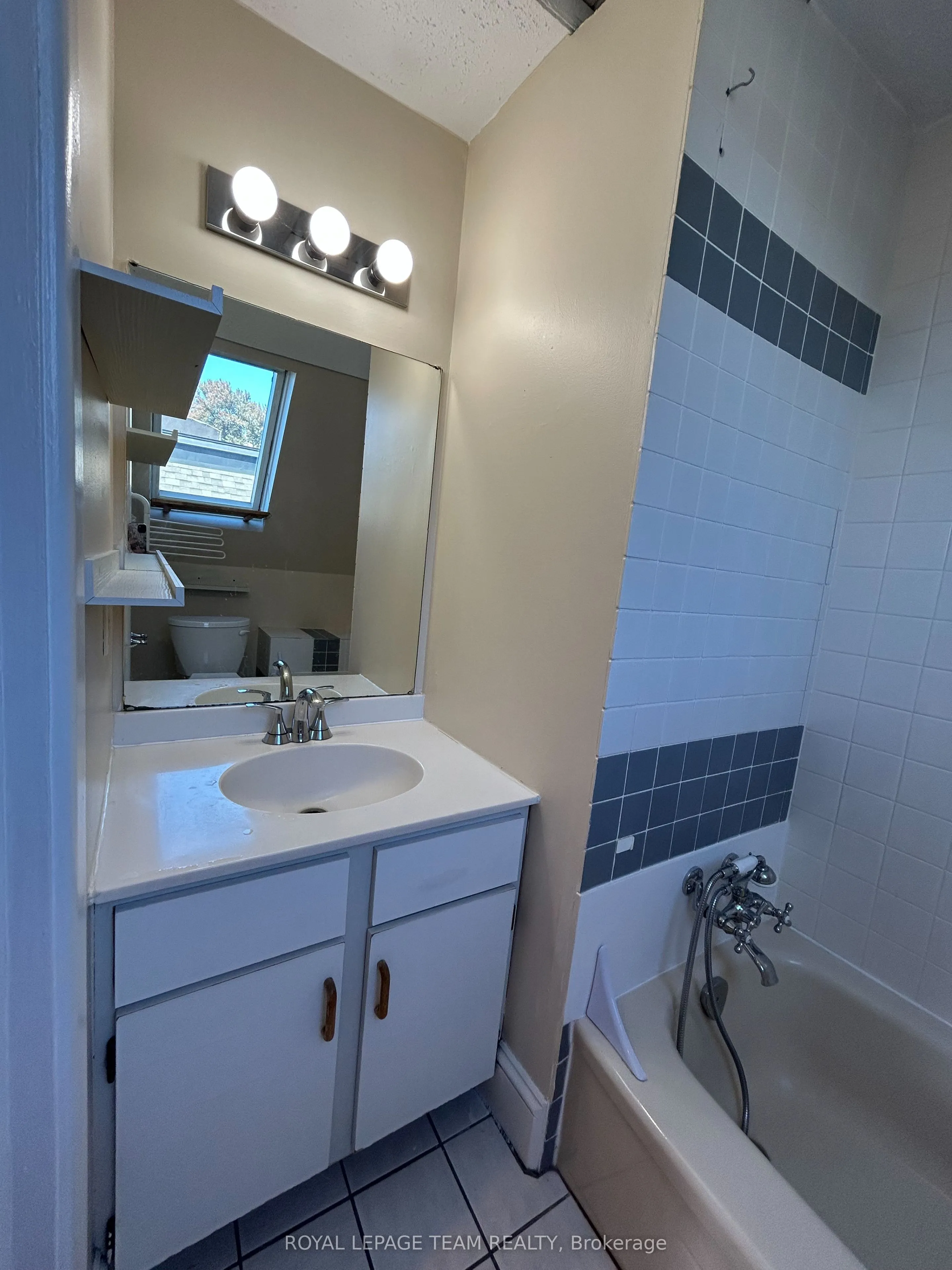 427 SUNNYSIDE Avenue #B