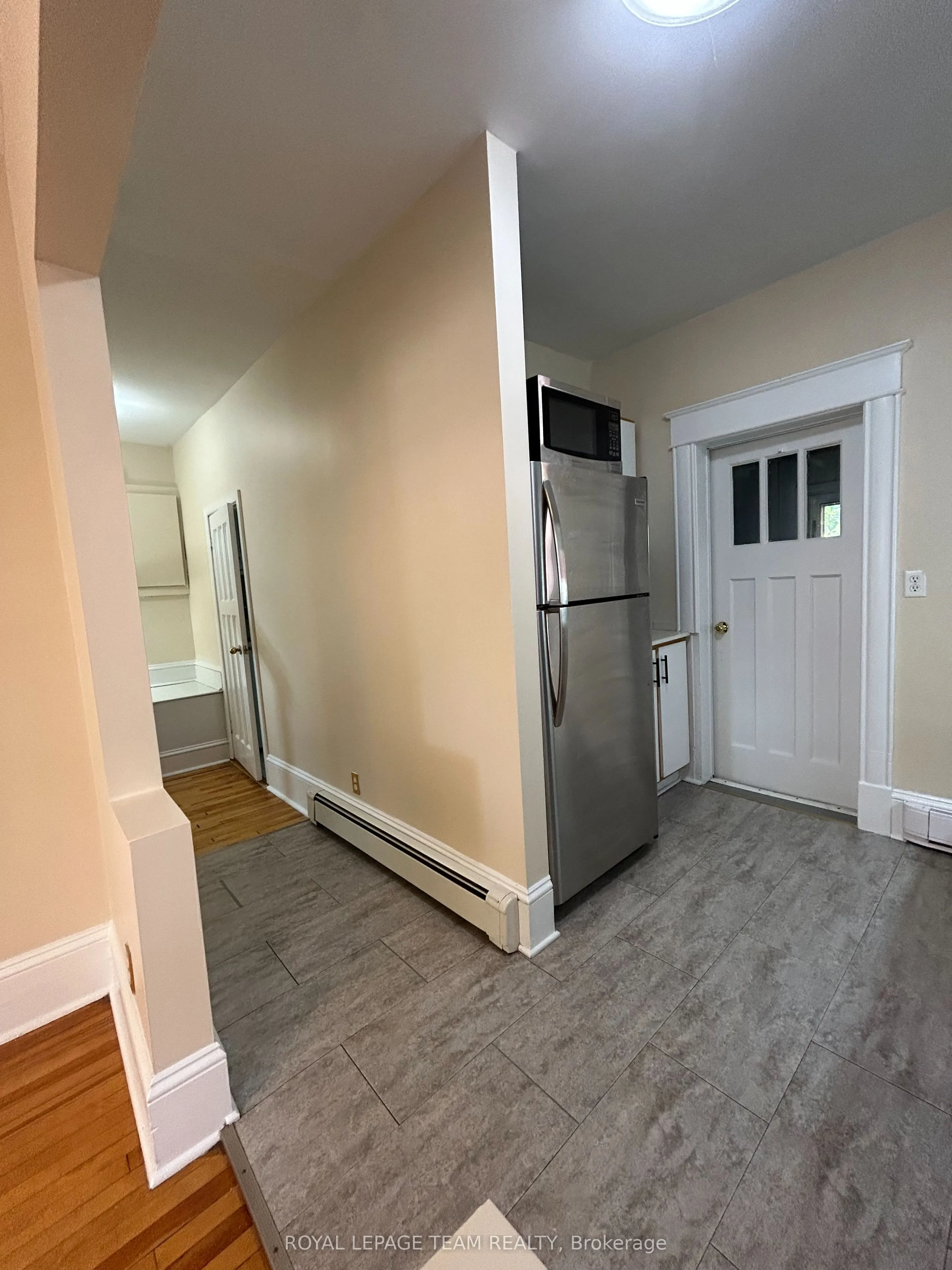 427 SUNNYSIDE Avenue #B