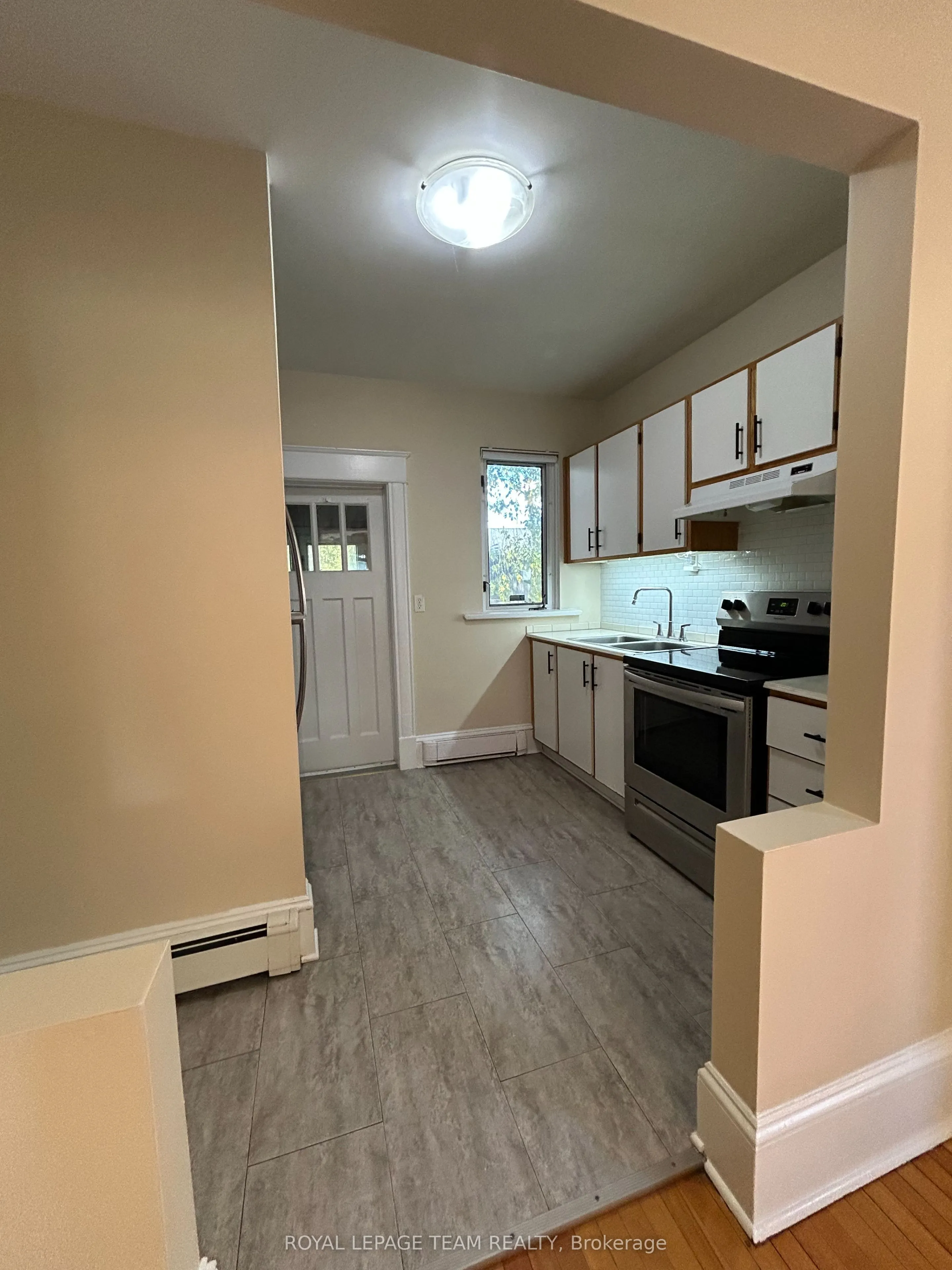 427 SUNNYSIDE Avenue #B