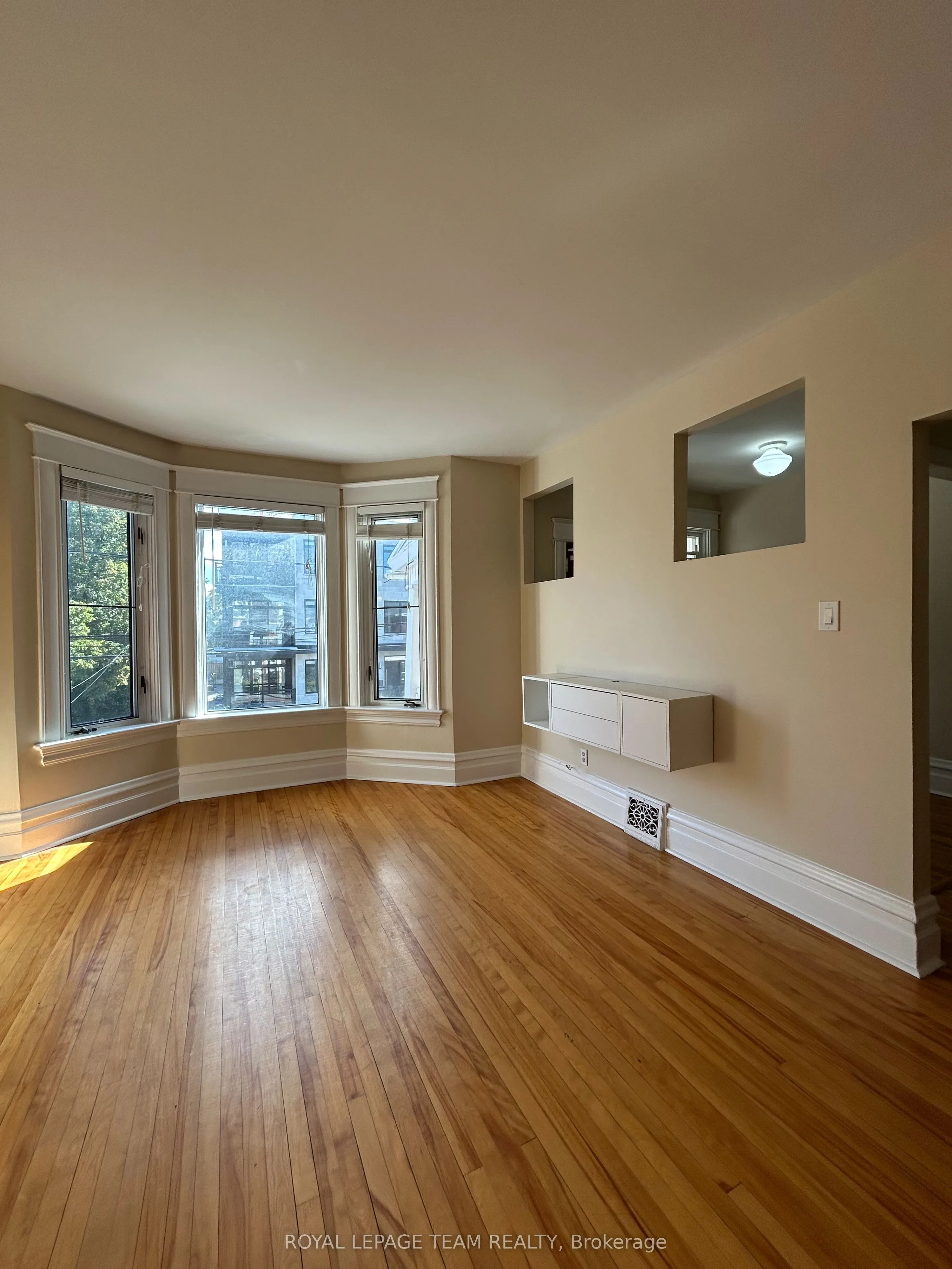 427 SUNNYSIDE Avenue #B