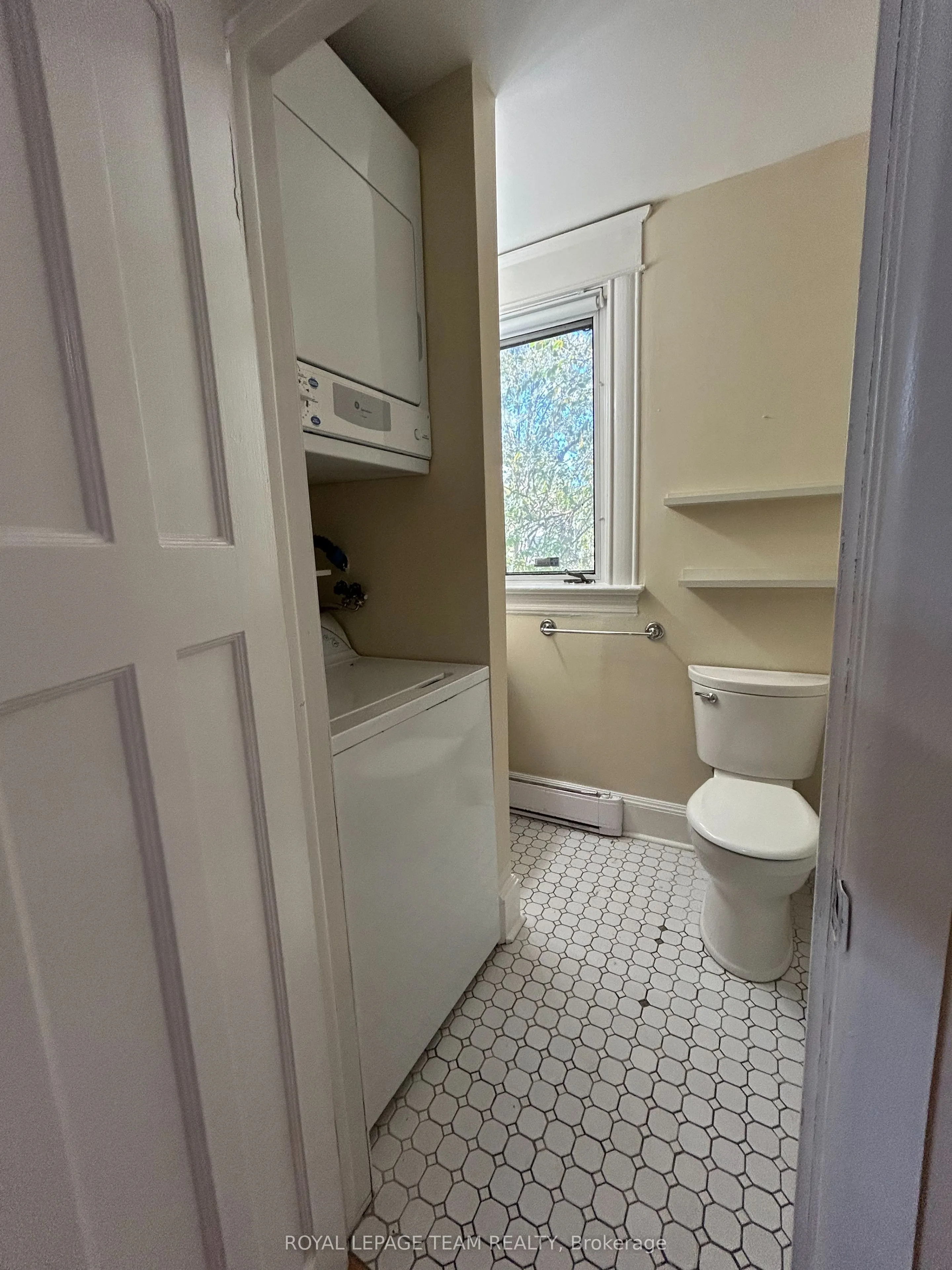 427 SUNNYSIDE Avenue #B