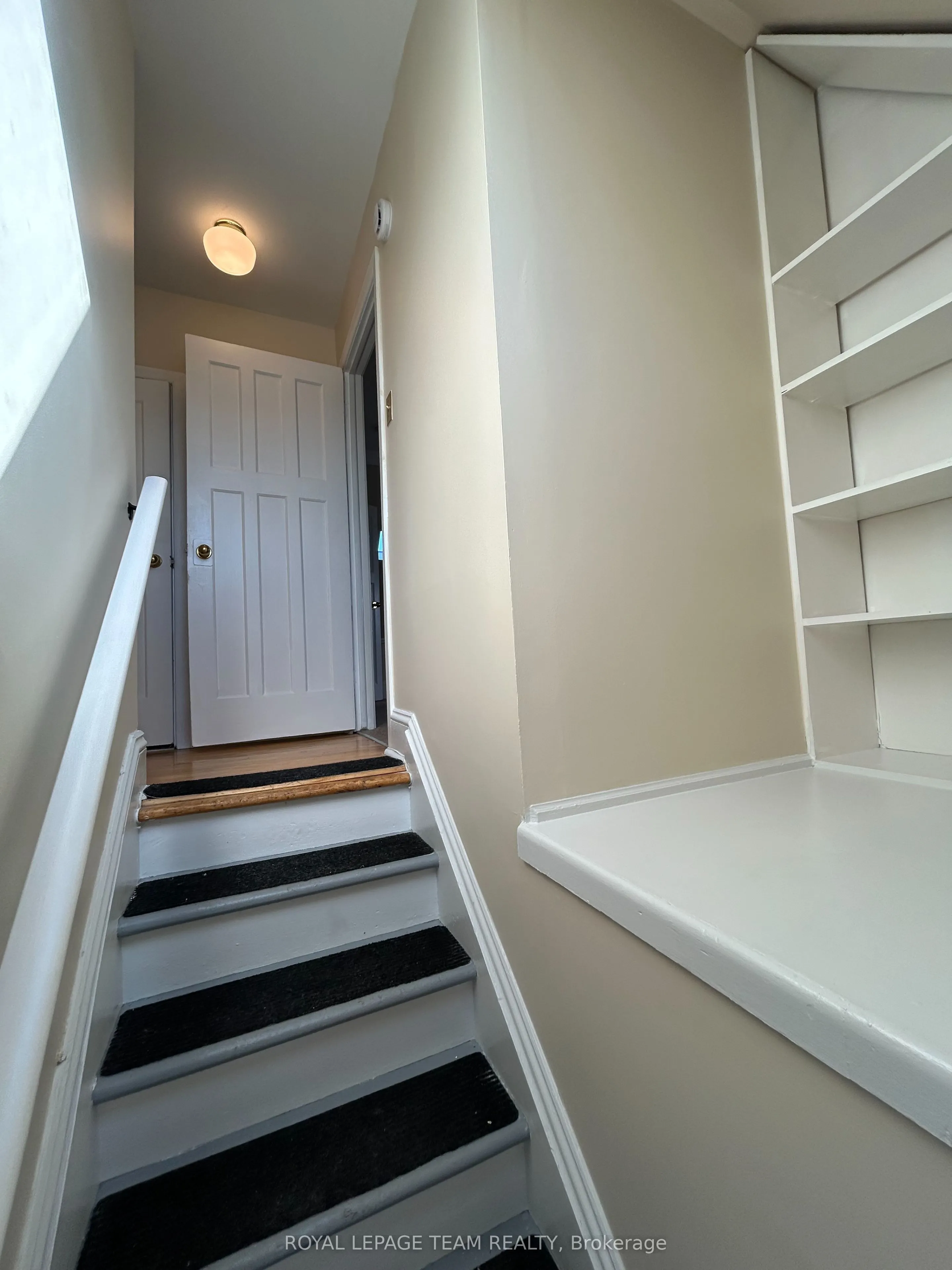 427 SUNNYSIDE Avenue #B