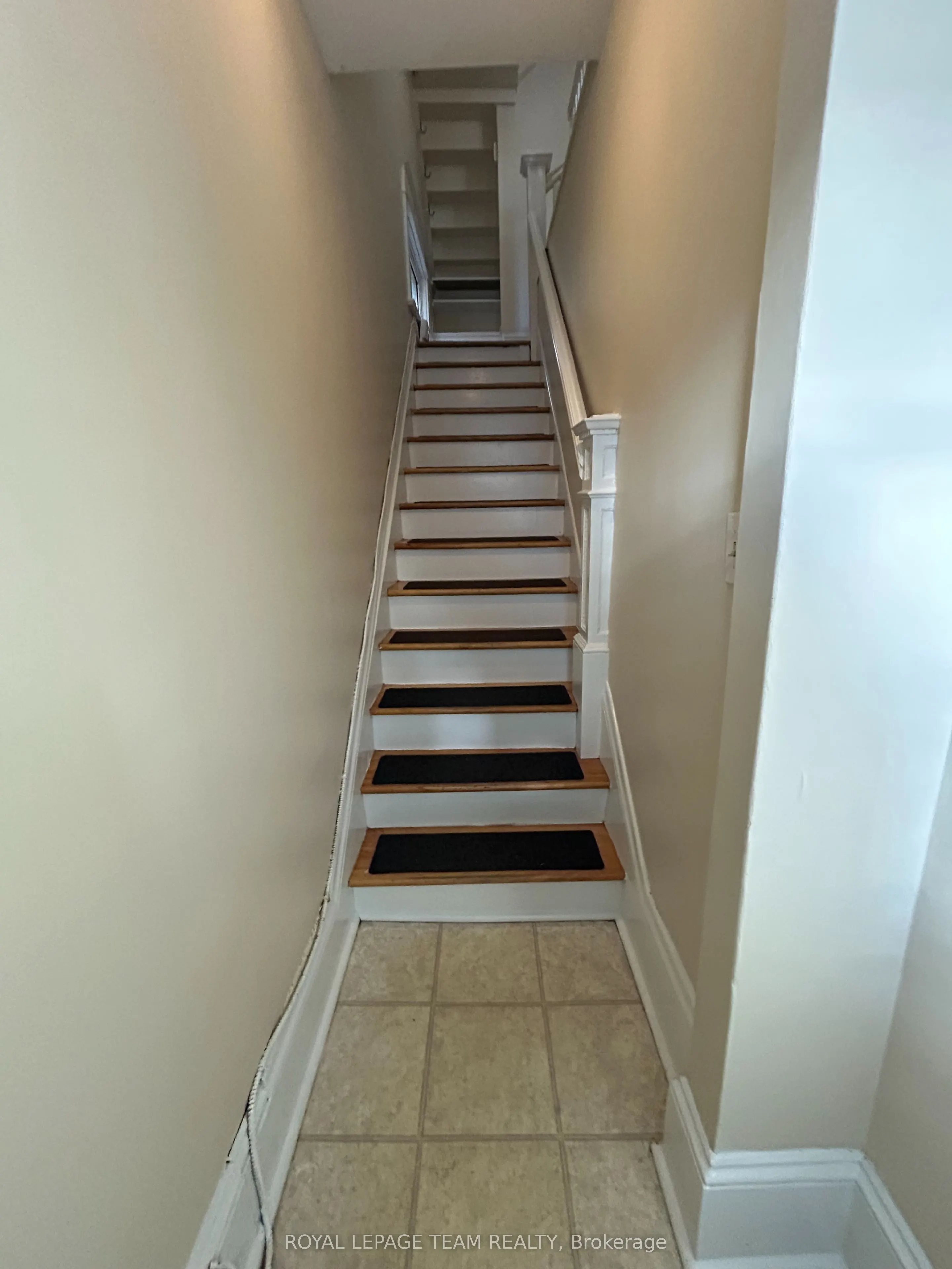 427 SUNNYSIDE Avenue #B