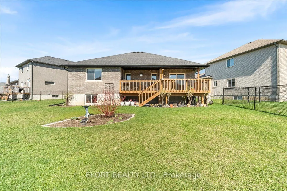 64 Farmington Crescent