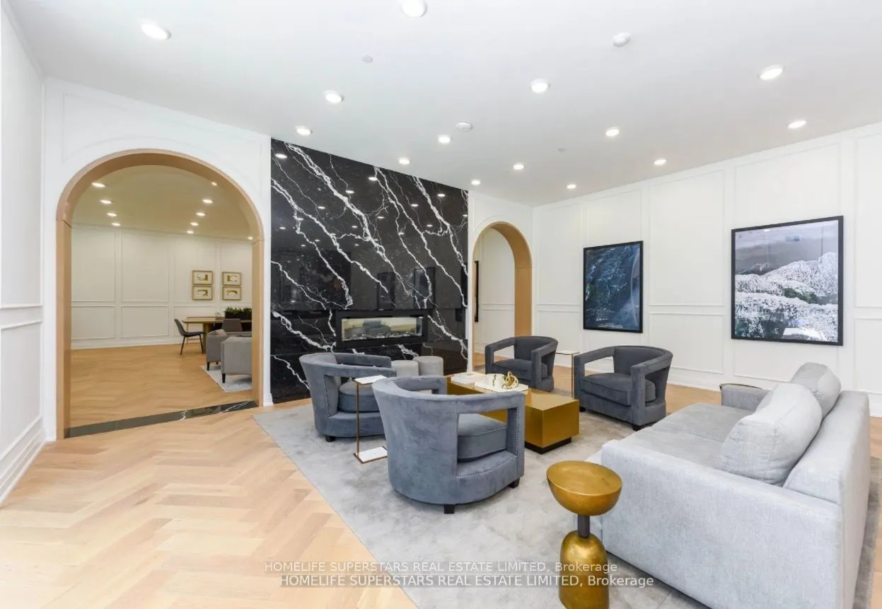 71 WYNDHAM Street S #403