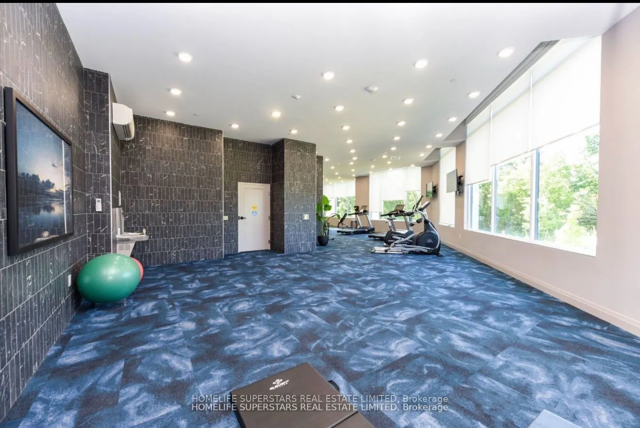 71 WYNDHAM Street S #403