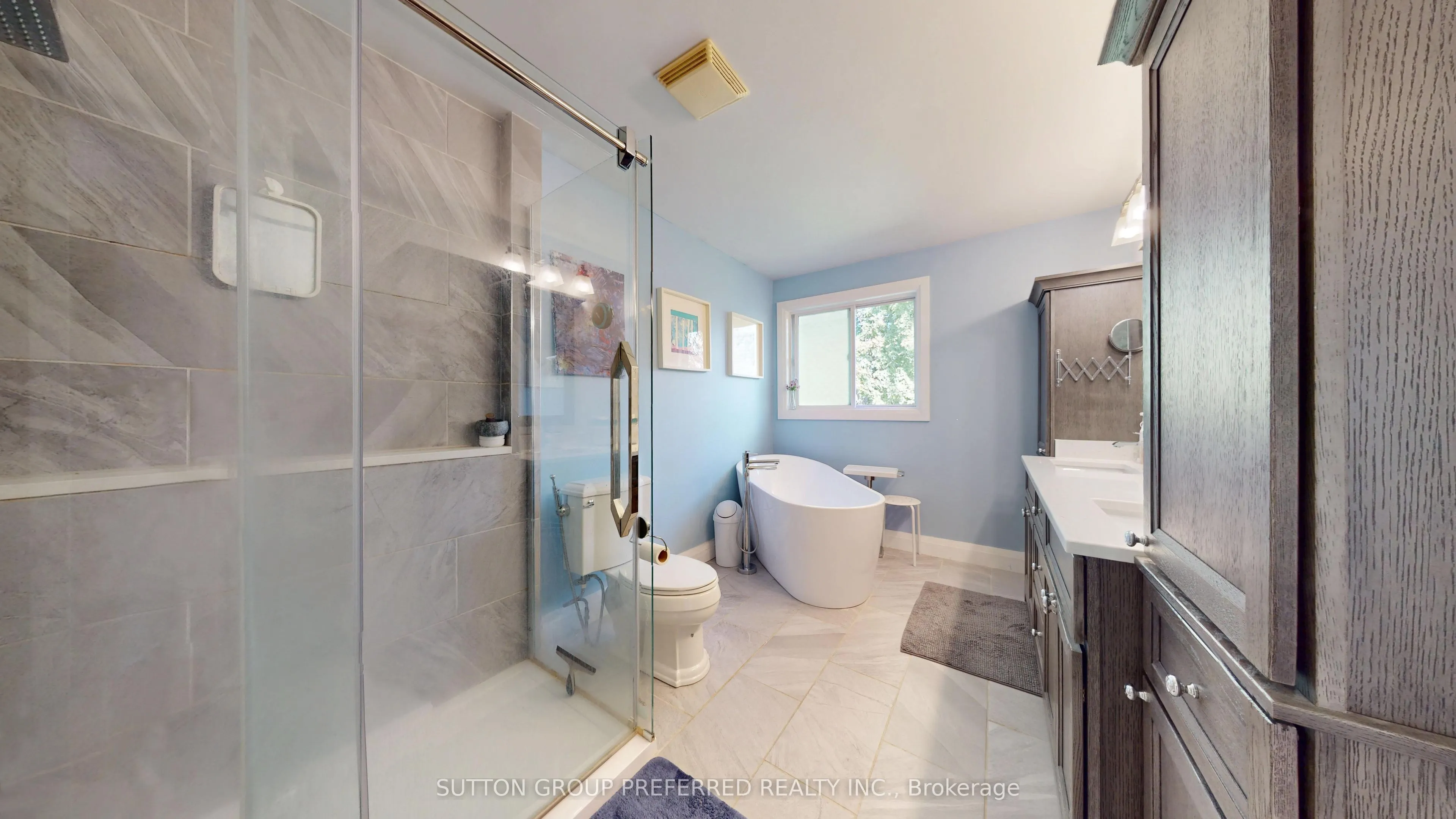 105 Richmeadow Crescent