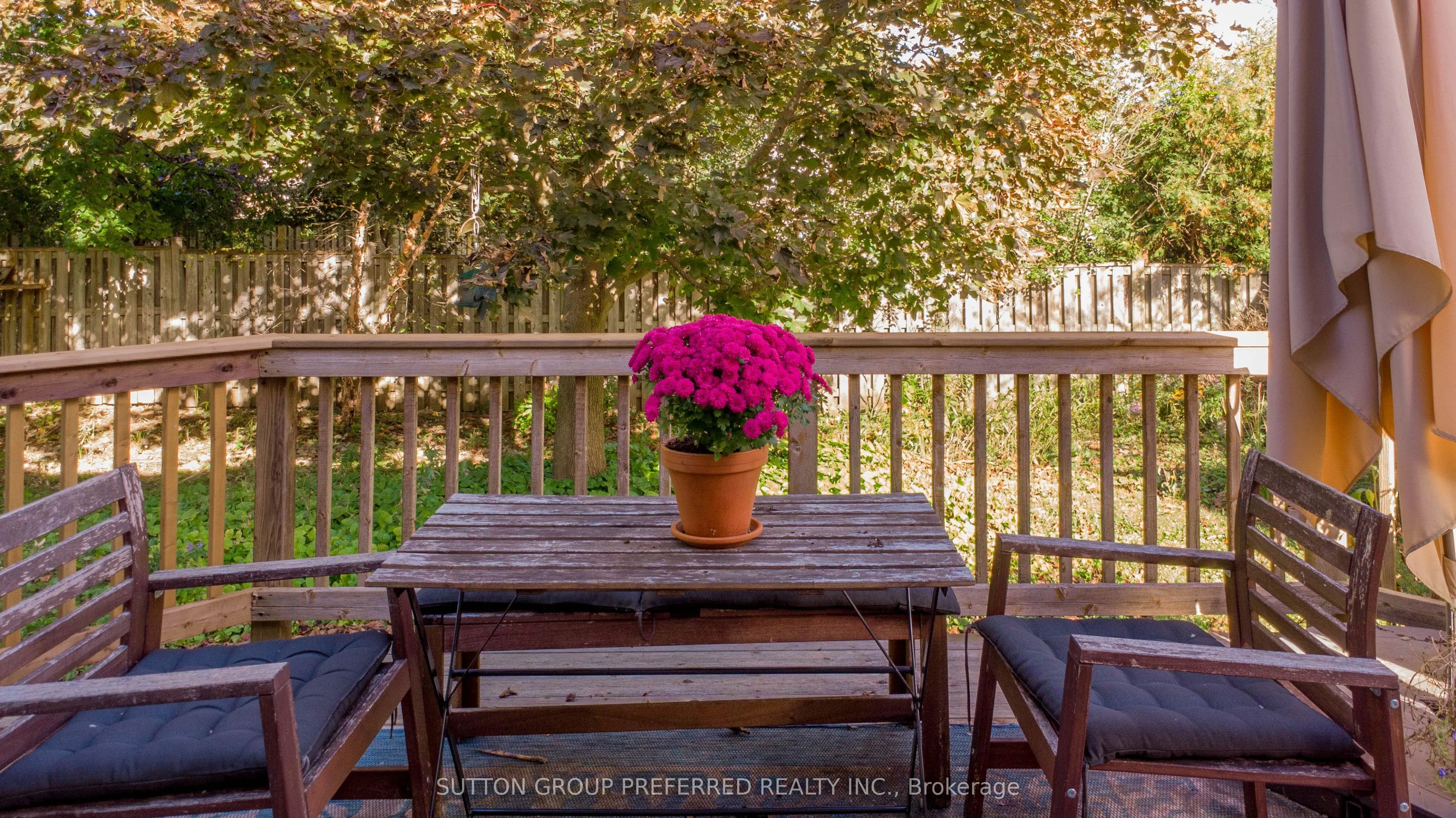 105 Richmeadow Crescent