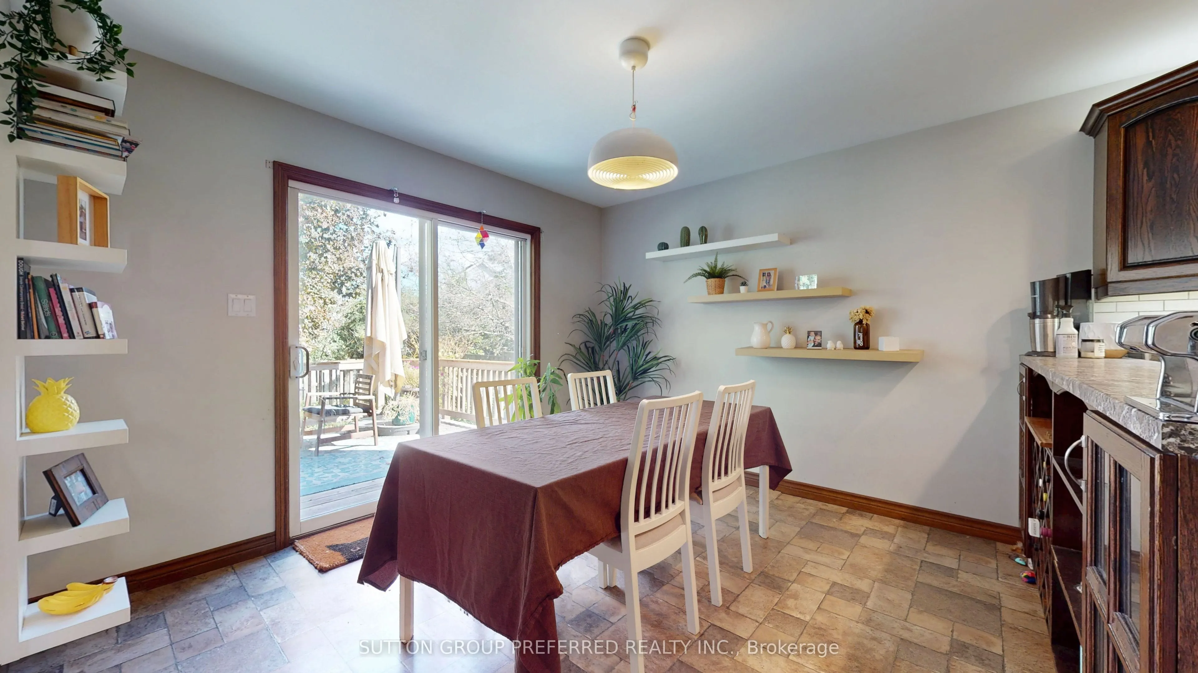 105 Richmeadow Crescent