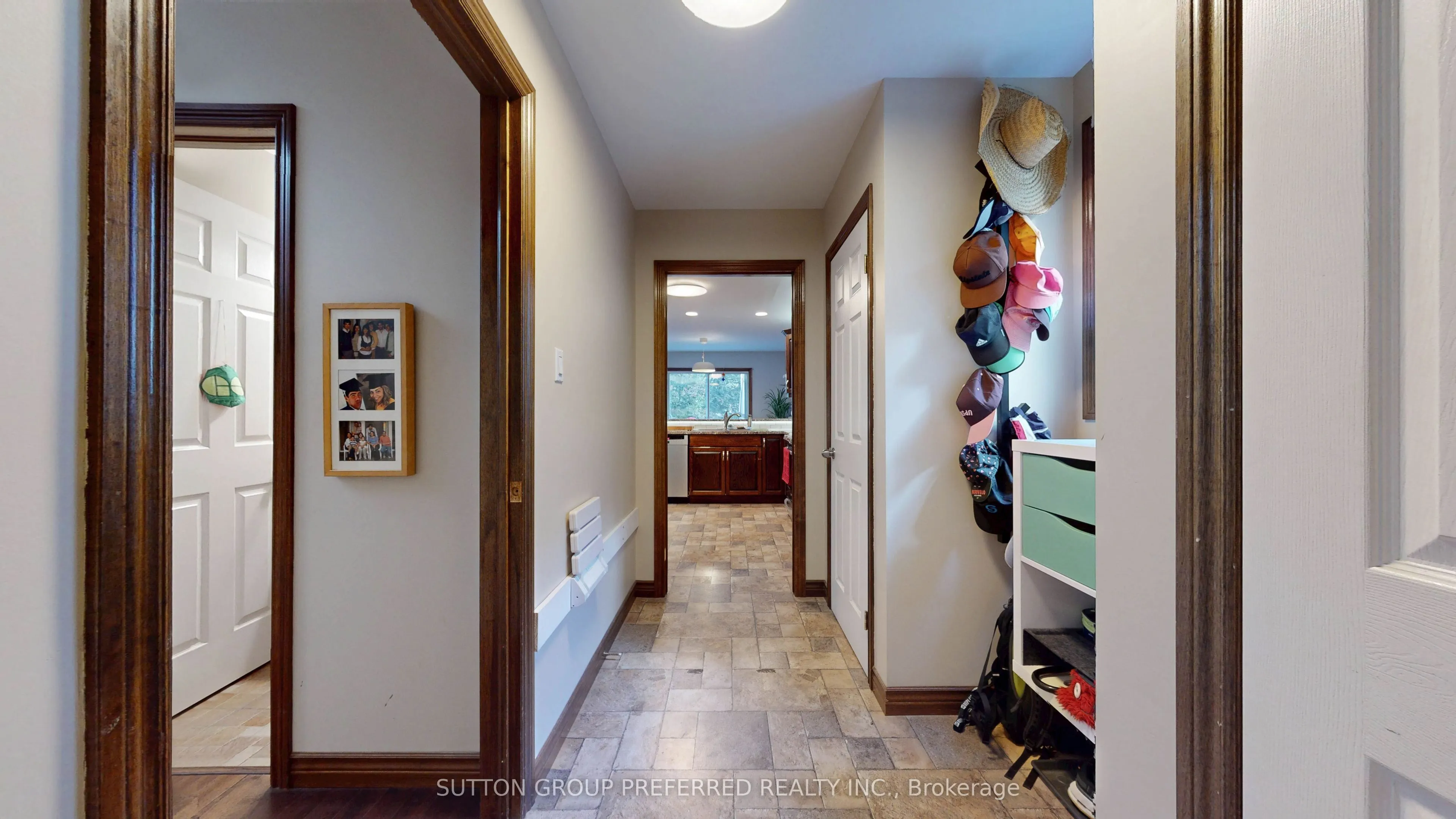 105 Richmeadow Crescent