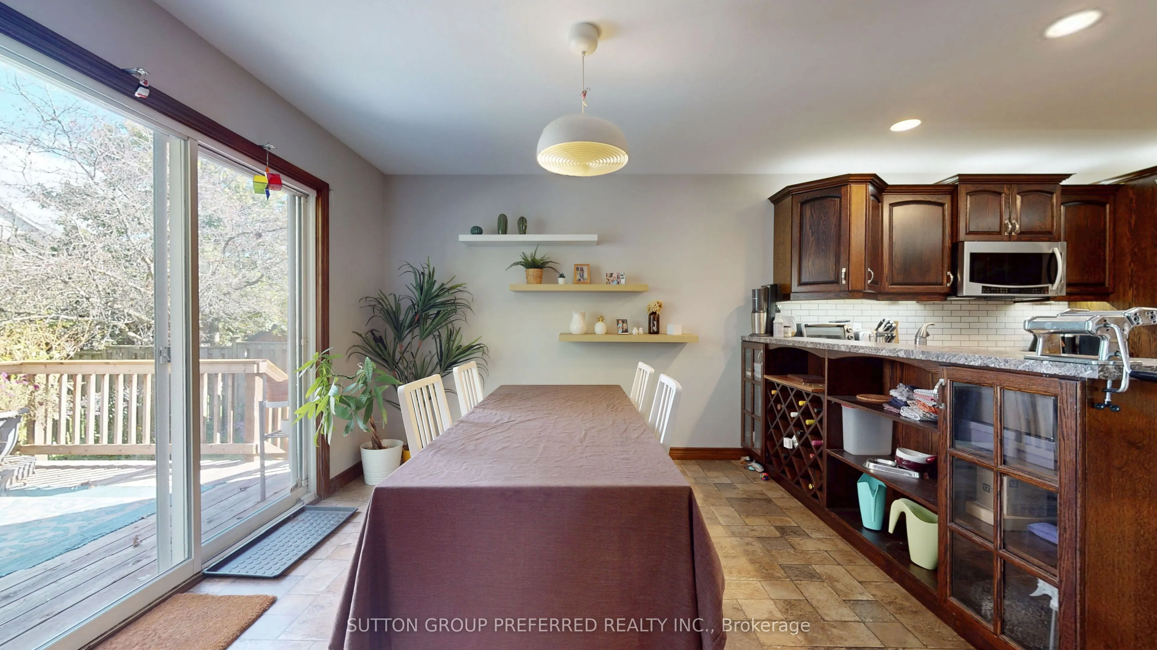105 Richmeadow Crescent