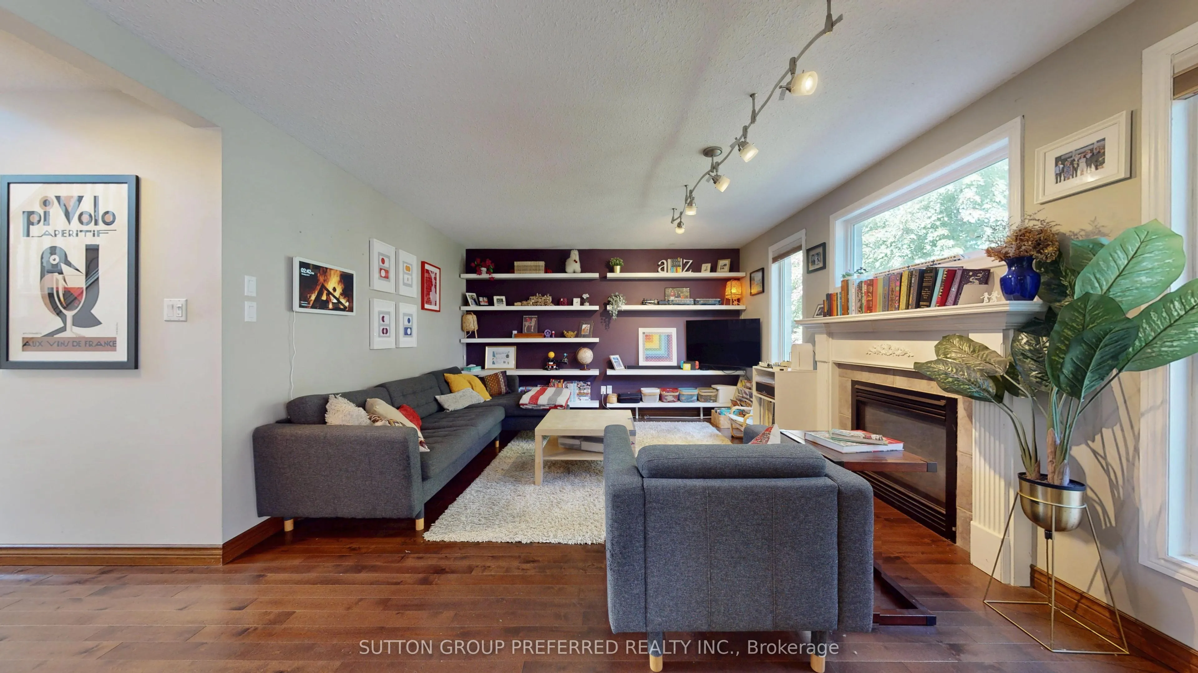 105 Richmeadow Crescent