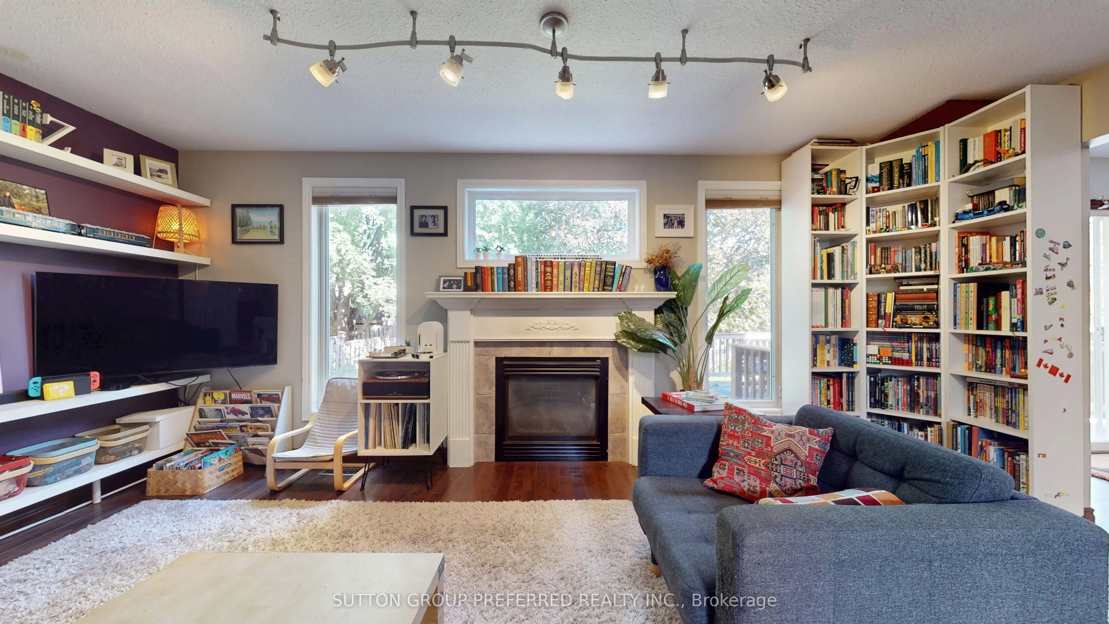 105 Richmeadow Crescent